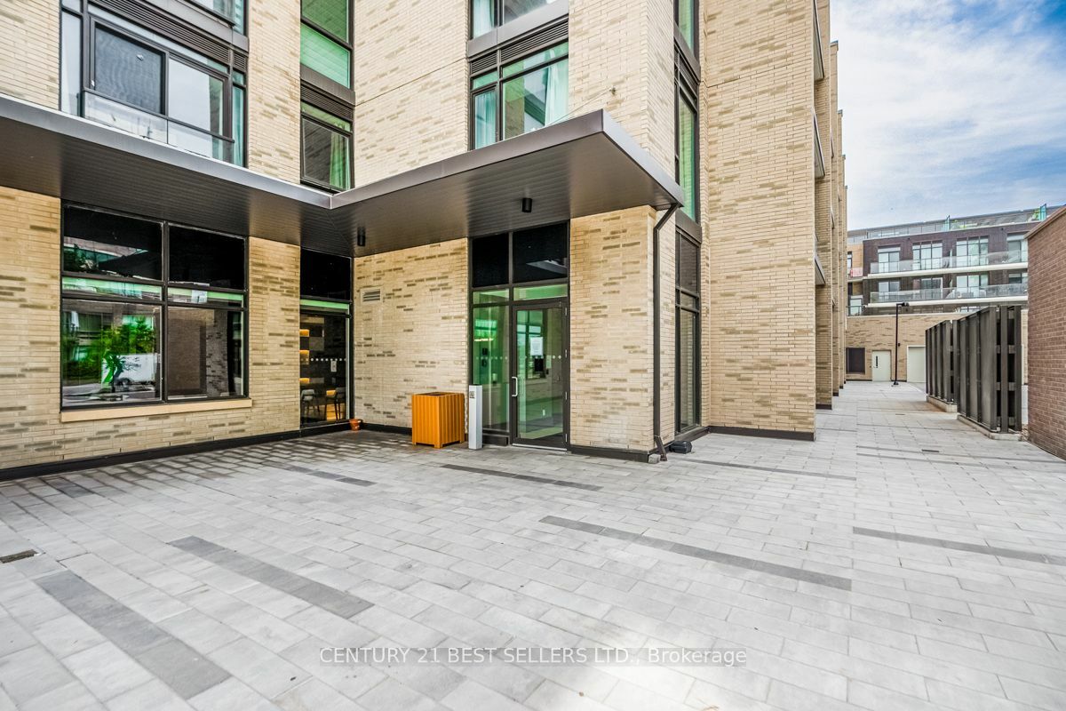 Property Photo:  55 Duke St 2205  ON N2H 0C9 