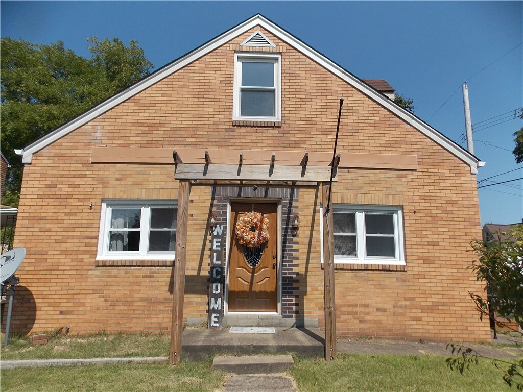 Property Photo:  899 Fulton St.  PA 15005 