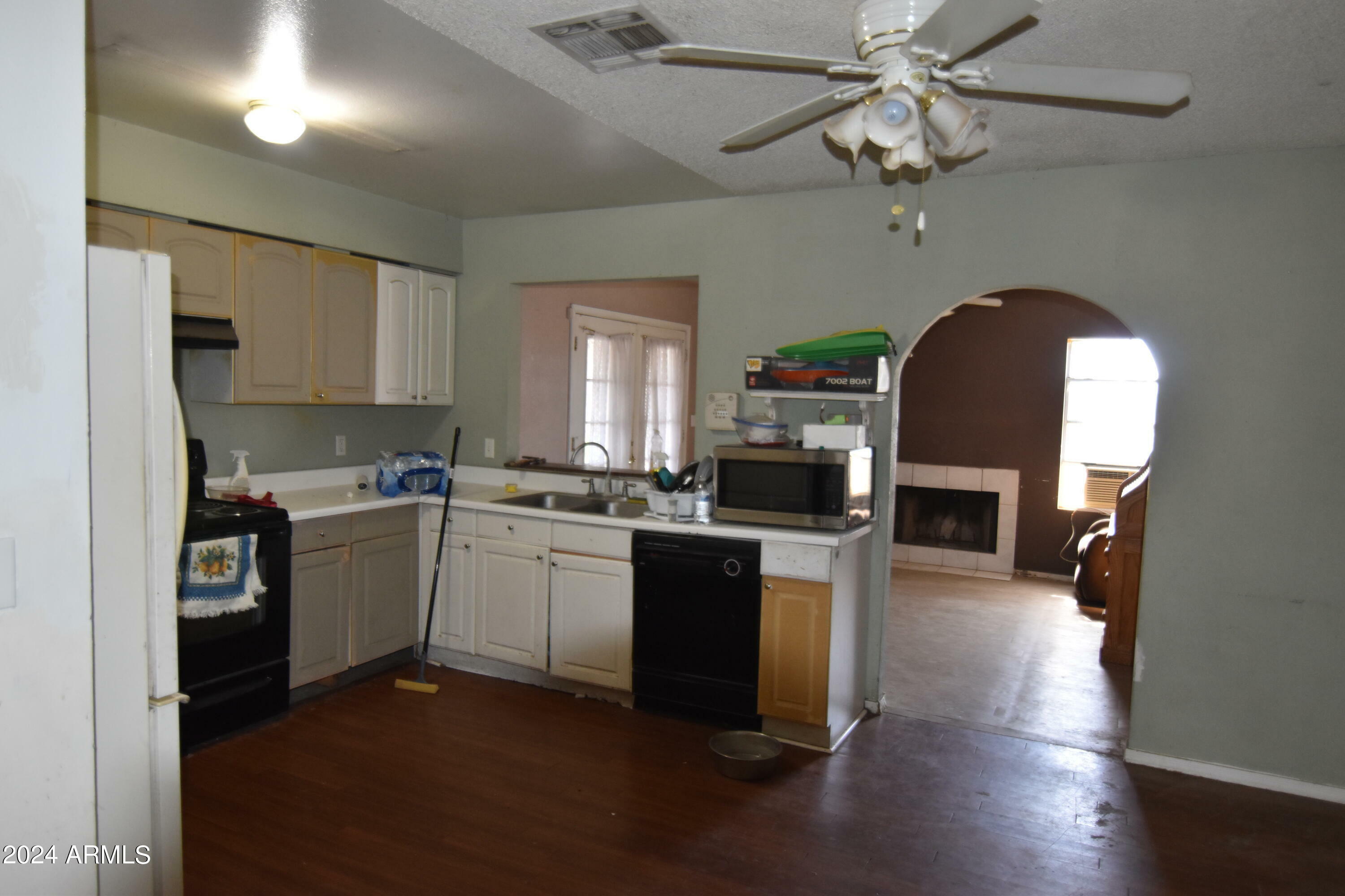 Property Photo:  307 W Mesquite Street  AZ 85225 