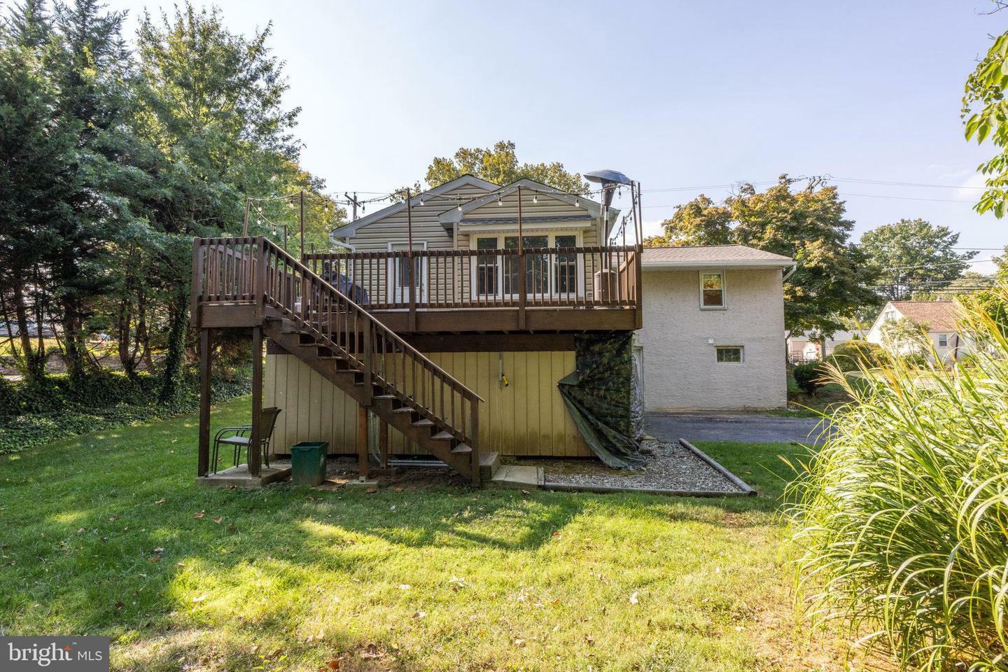 Property Photo:  405 Ryanard Road  PA 19086 