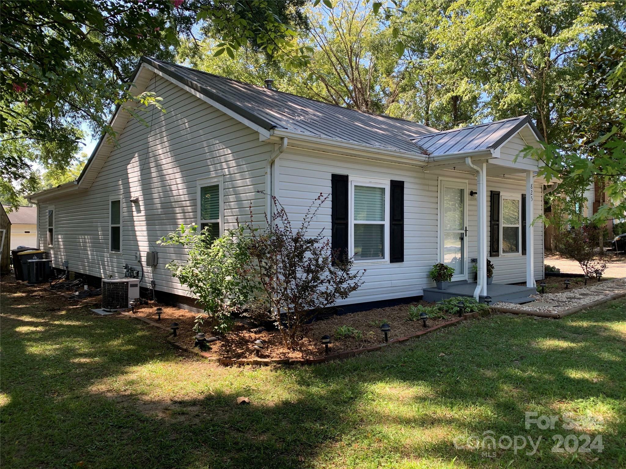 Property Photo:  825 Fisher Street  NC 28027 