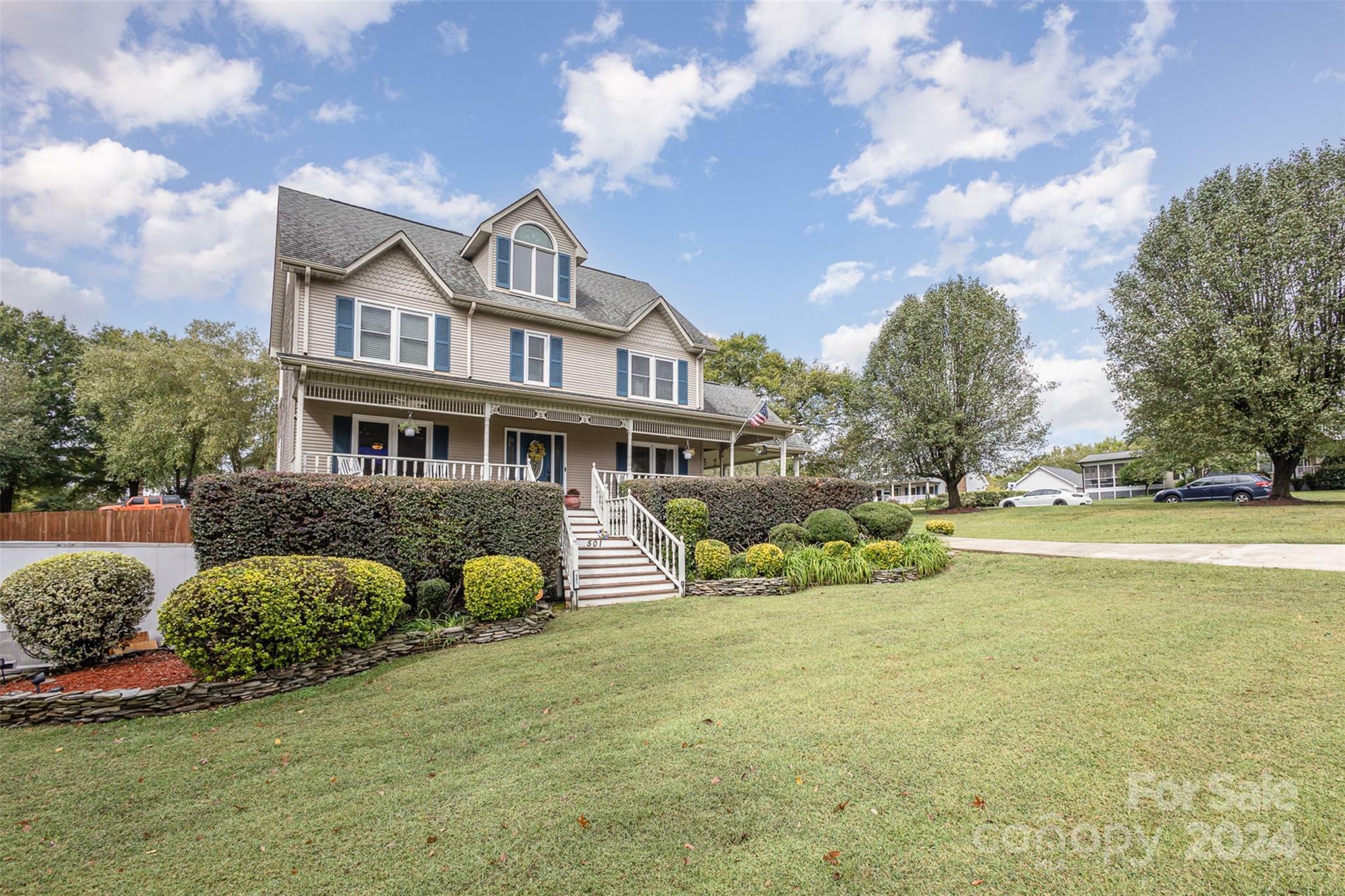 Property Photo:  501 New Castle Court NE  NC 28025 