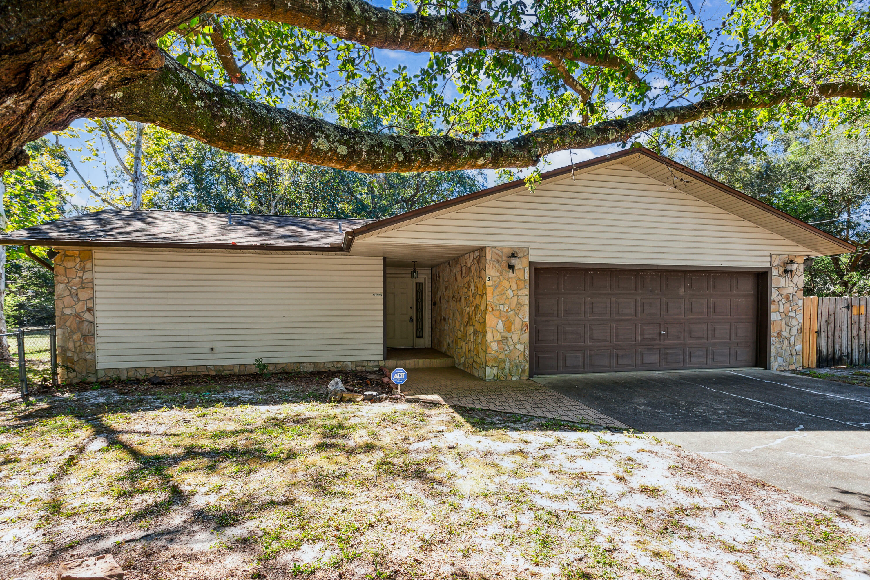 Property Photo:  3 Shrewsbury Way  FL 32579 