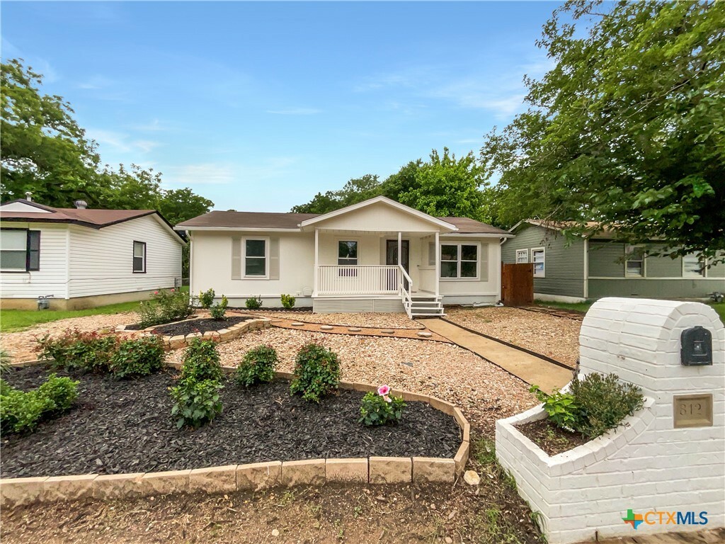 Property Photo:  812 Little Street  TX 76522 