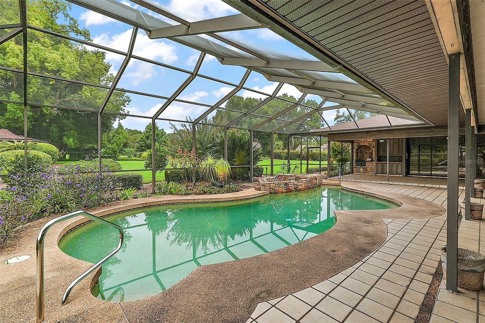 Property Photo:  2405 Morningside Drive  FL 32757 