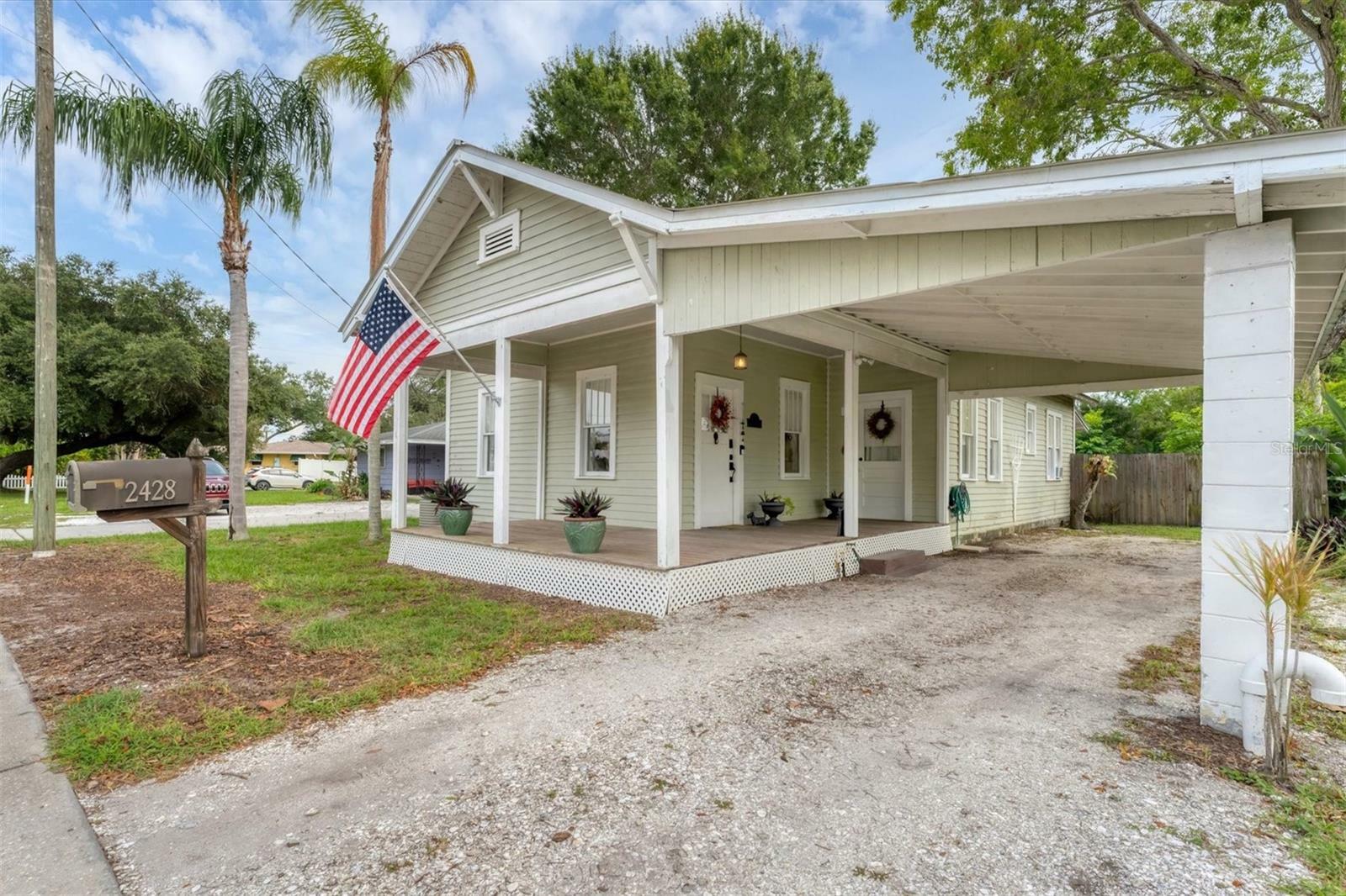 Property Photo:  2428 Webber Street  FL 34239 