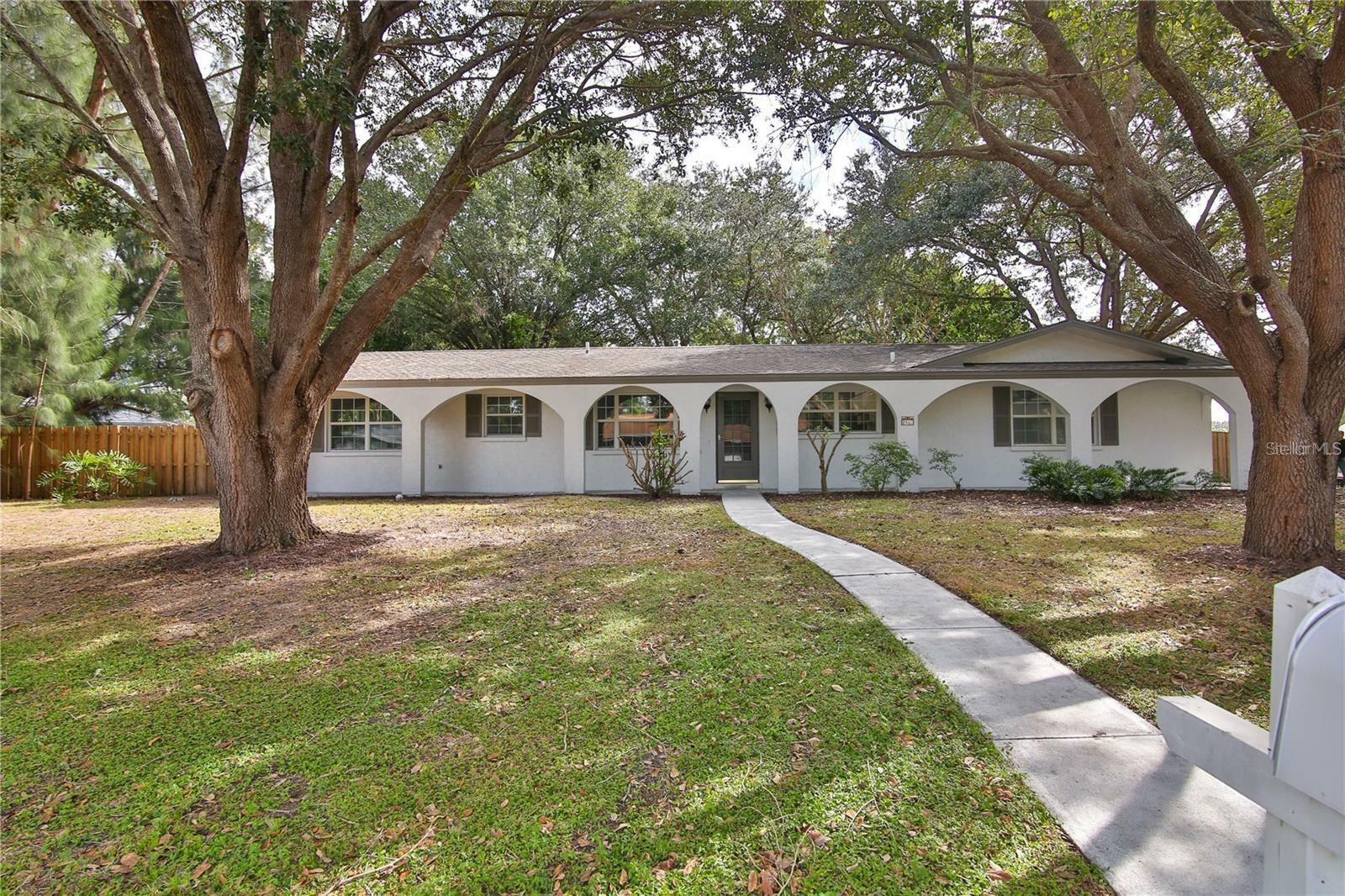 Property Photo:  2912 Pinecrest Way  FL 34239 