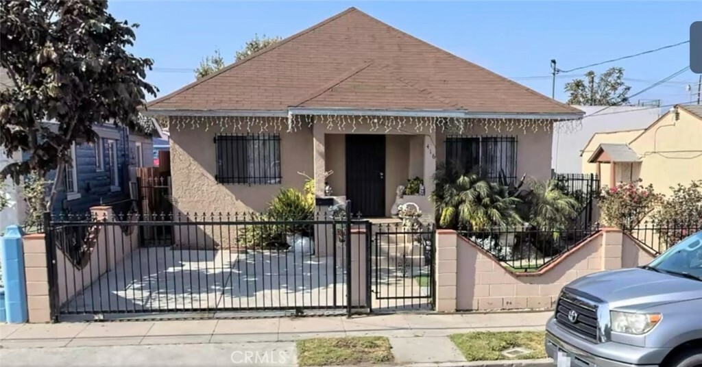 Property Photo:  416 E 31st Street  CA 90011 