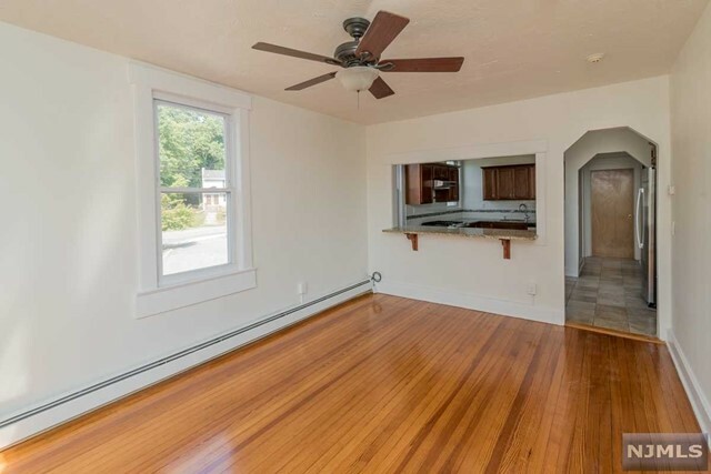 Property Photo:  140 West Allendale Avenue 2A  NJ 07401 