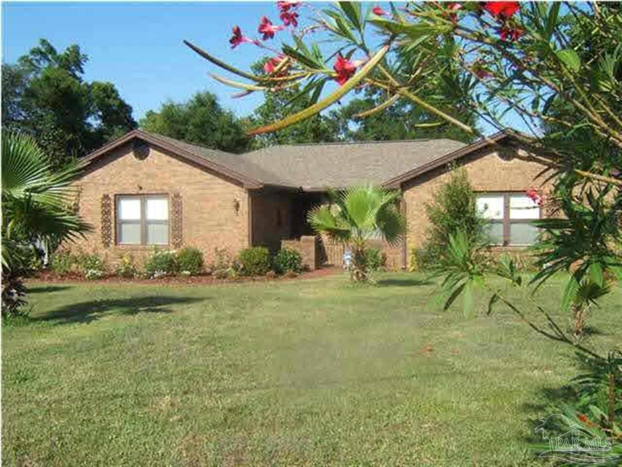 Property Photo:  8186 Squire Rd  FL 32514 