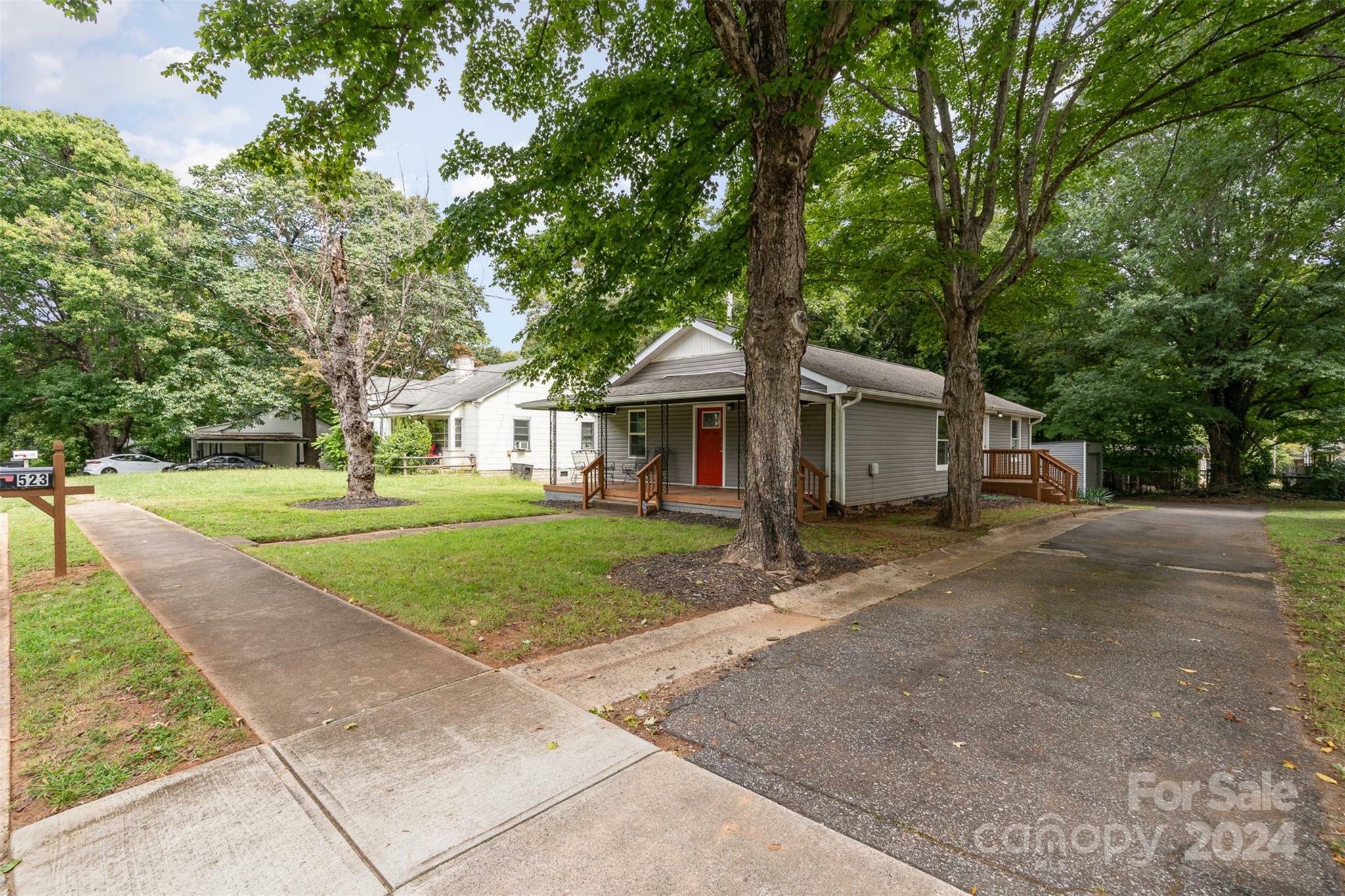 Property Photo:  523 Woodlawn Drive  NC 28677 