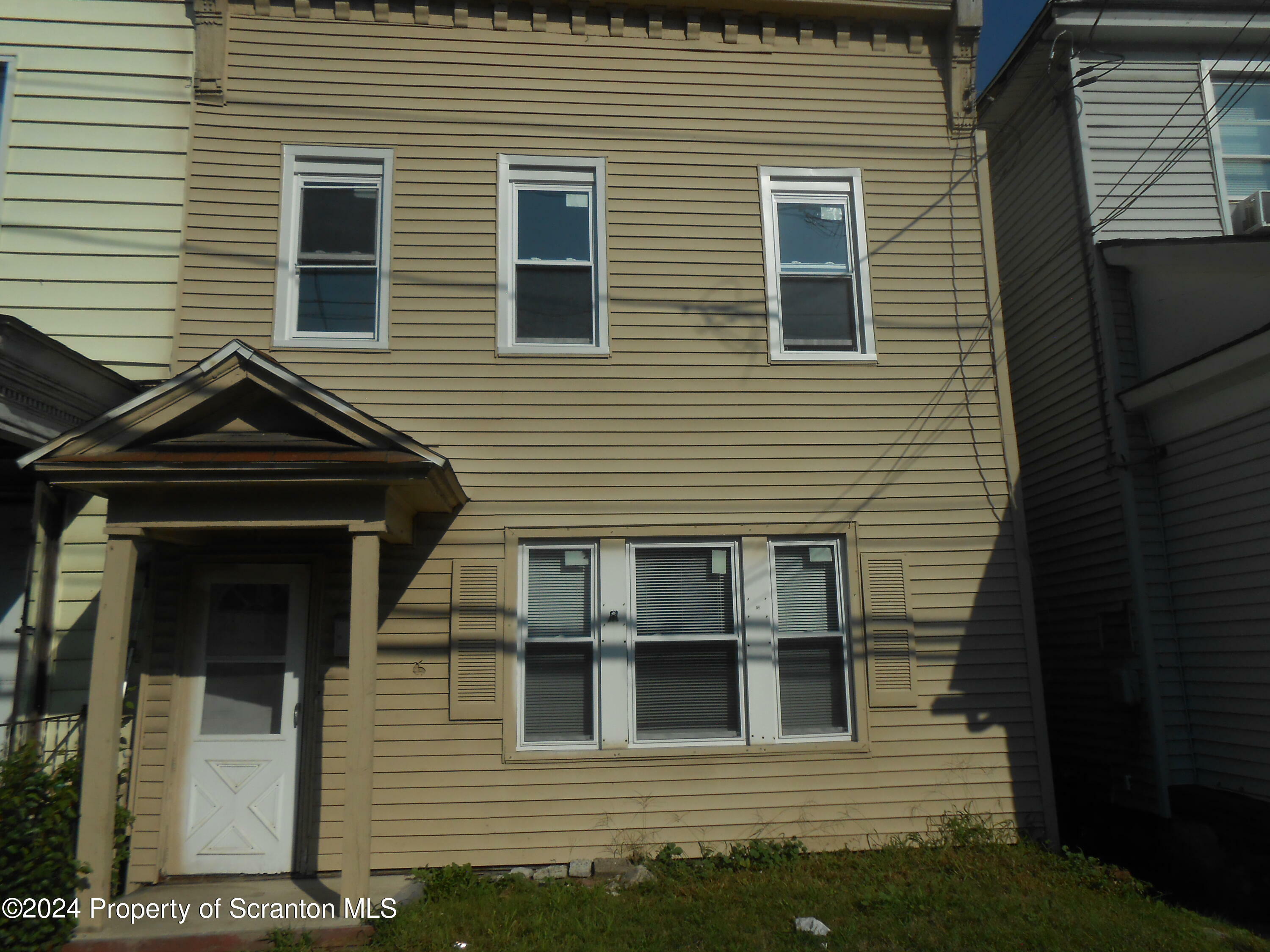 Property Photo:  710 Pittston  PA 18505 