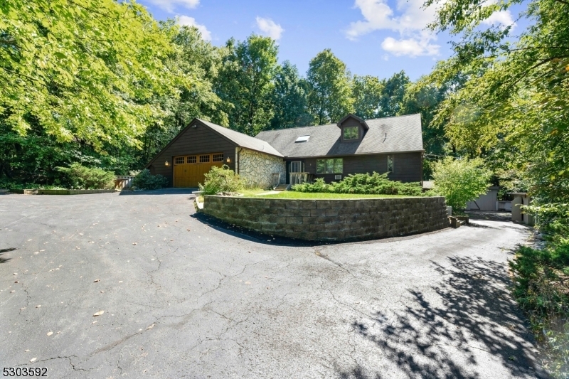 Property Photo:  2 Hidden Valley Dr  NJ 07462 