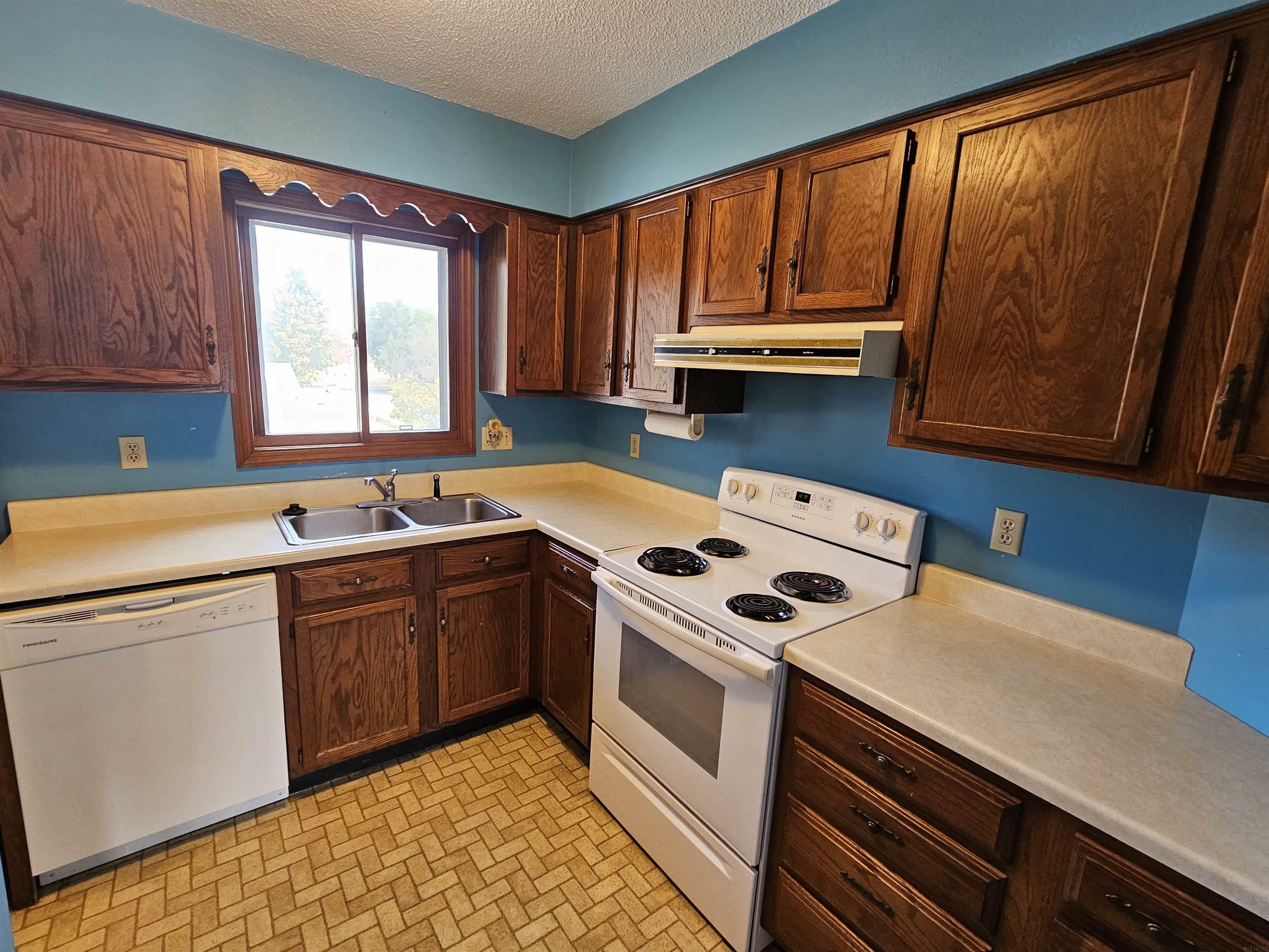 Property Photo: 217 NW 21st 10 IA 50677