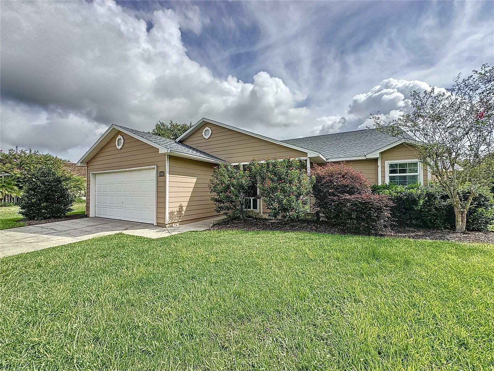 Property Photo:  1845 Orange View Ct  FL 34746 