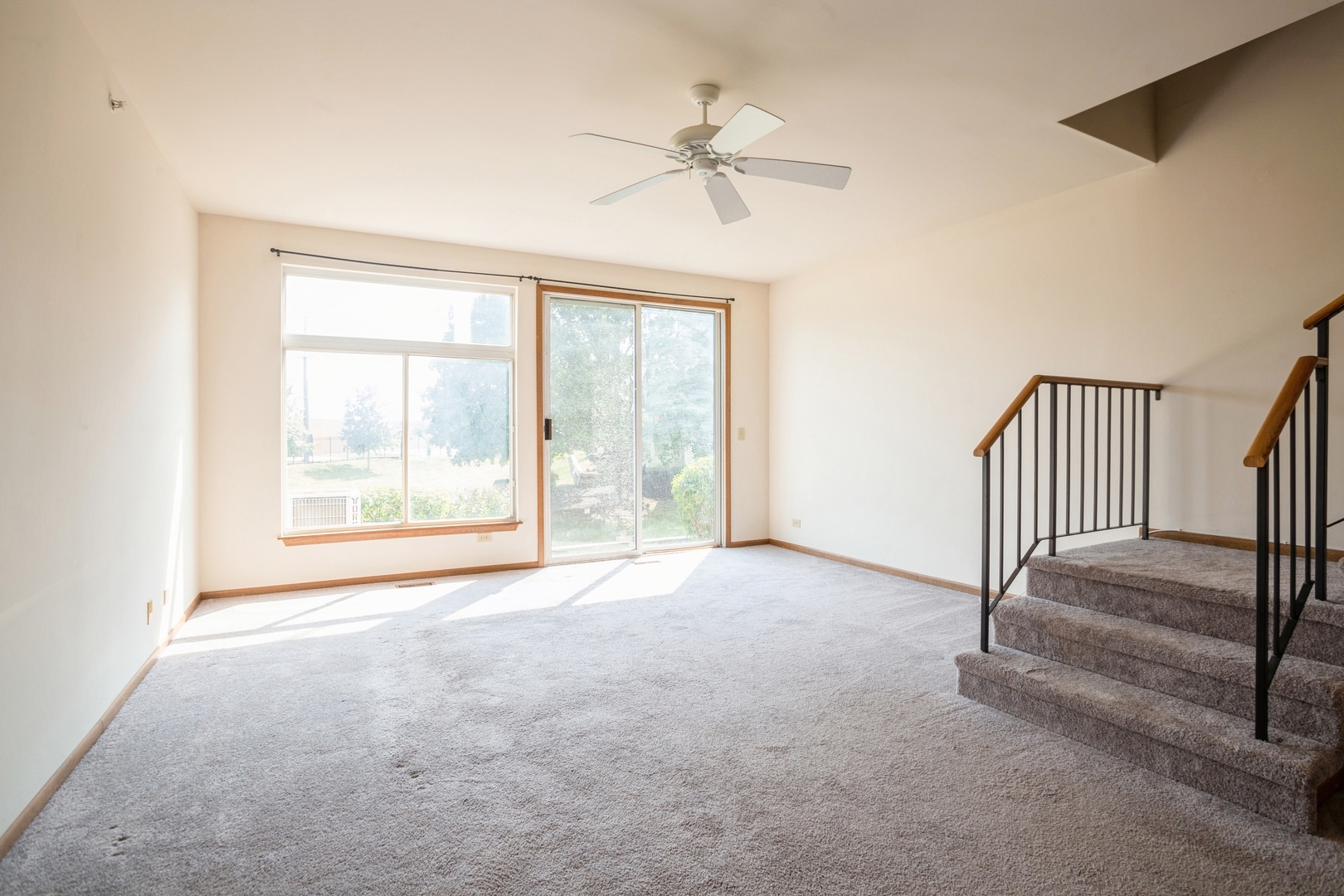 Property Photo:  831 S Addison Avenue 831  IL 60148 