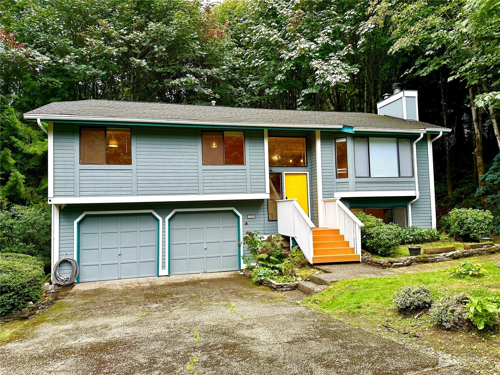 Property Photo:  1080 Ridgewood Circle SW  WA 98027 