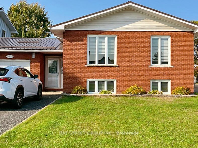 Property Photo:  246 Laurentian Cres  ON P4R 1J9 