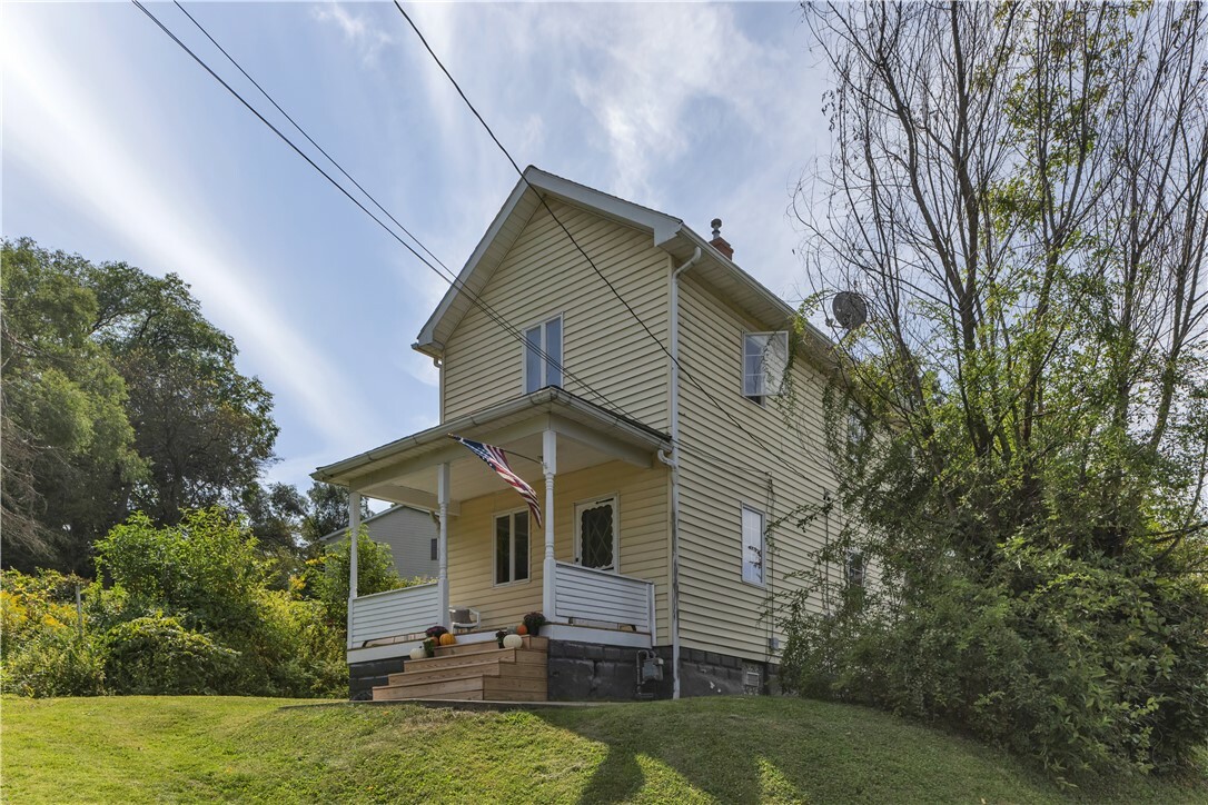 Property Photo:  141 Kasevic Ln  PA 16101 