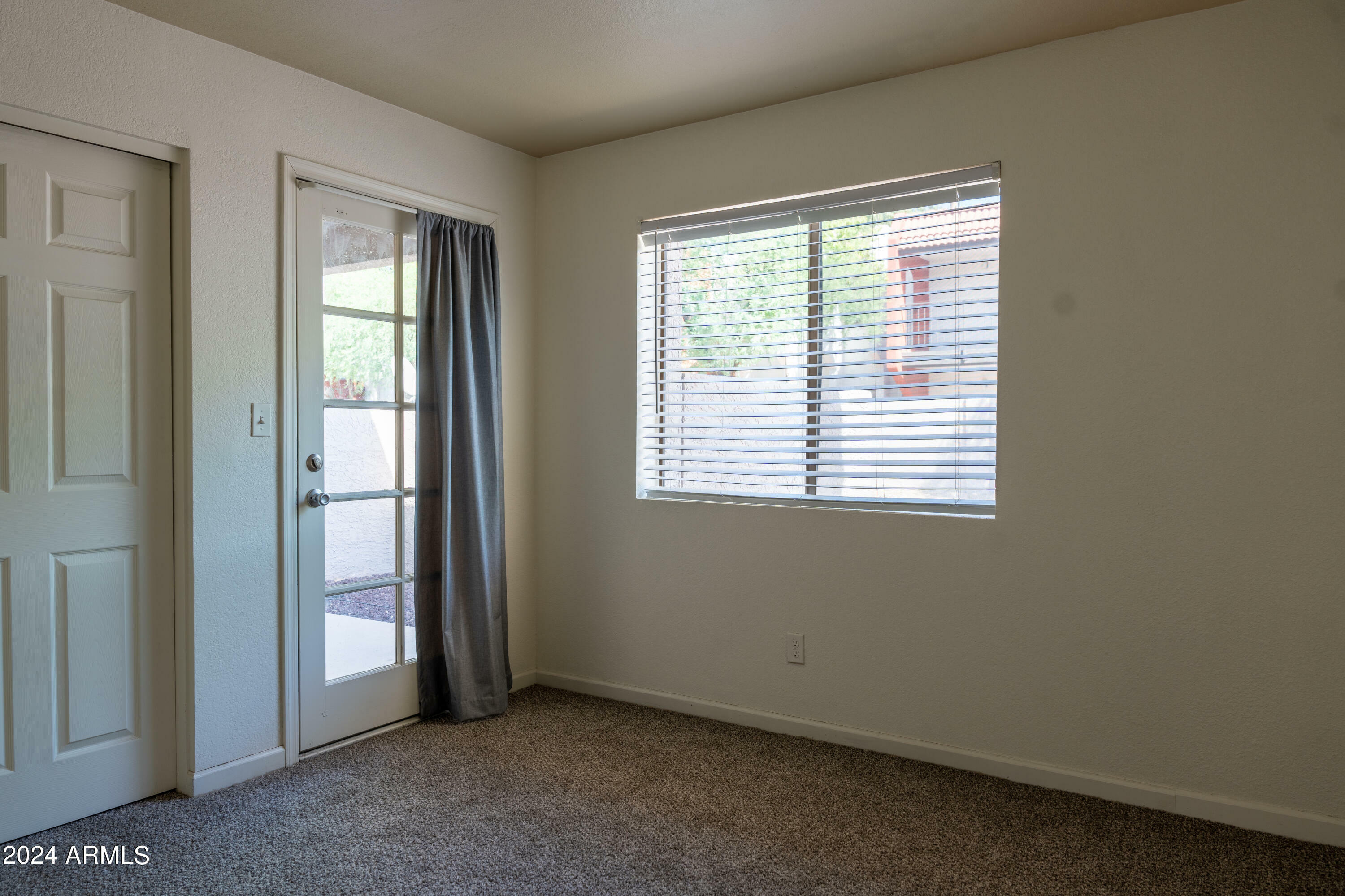 Property Photo: 1065 W 1st Street 114 AZ 85281
