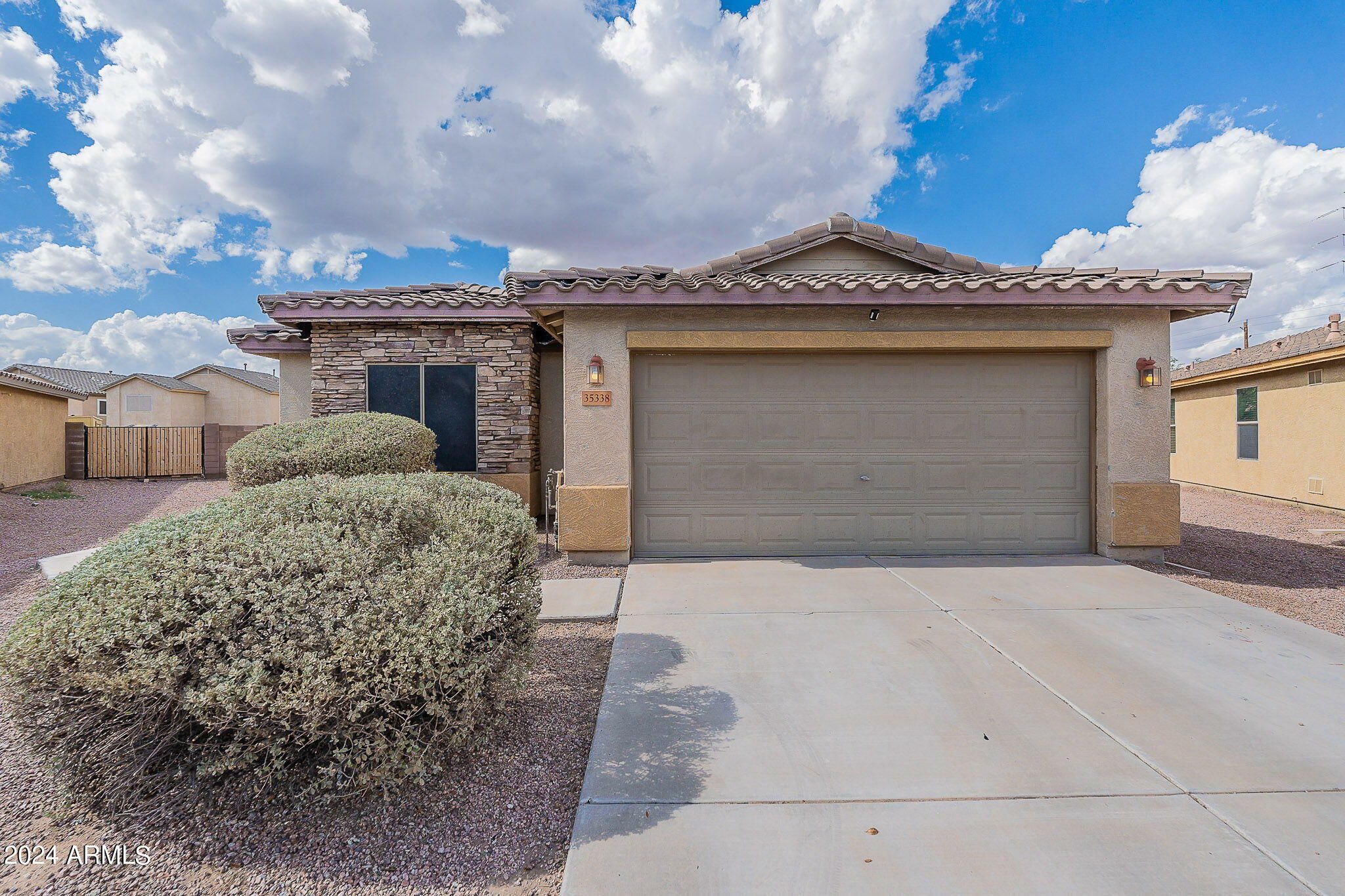 Property Photo:  35338 N Karan Swiss Circle  AZ 85143 