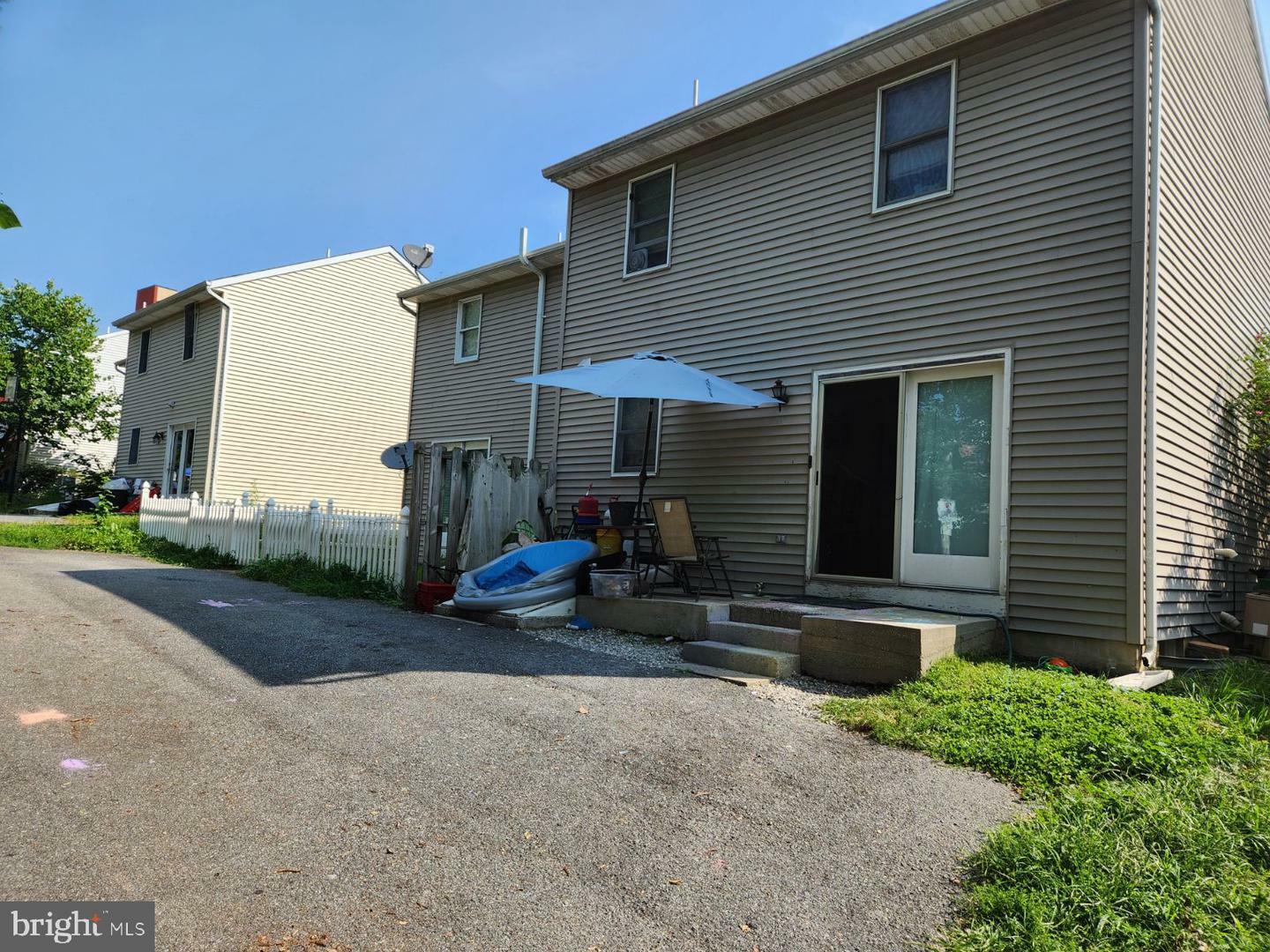 Property Photo:  266 S 4th Street  PA 17512 