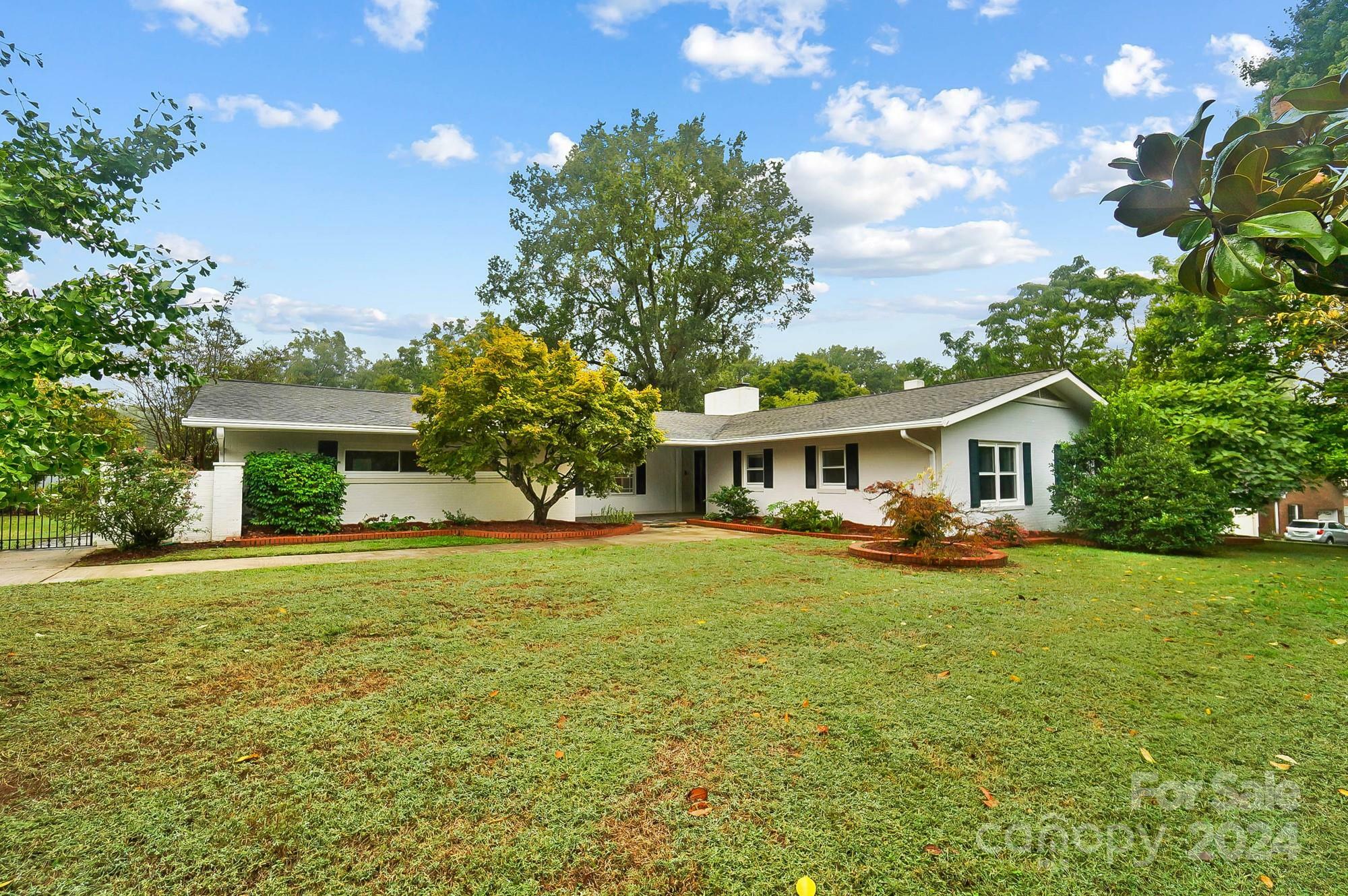 Property Photo:  107 Ridge Avenue  SC 29710 