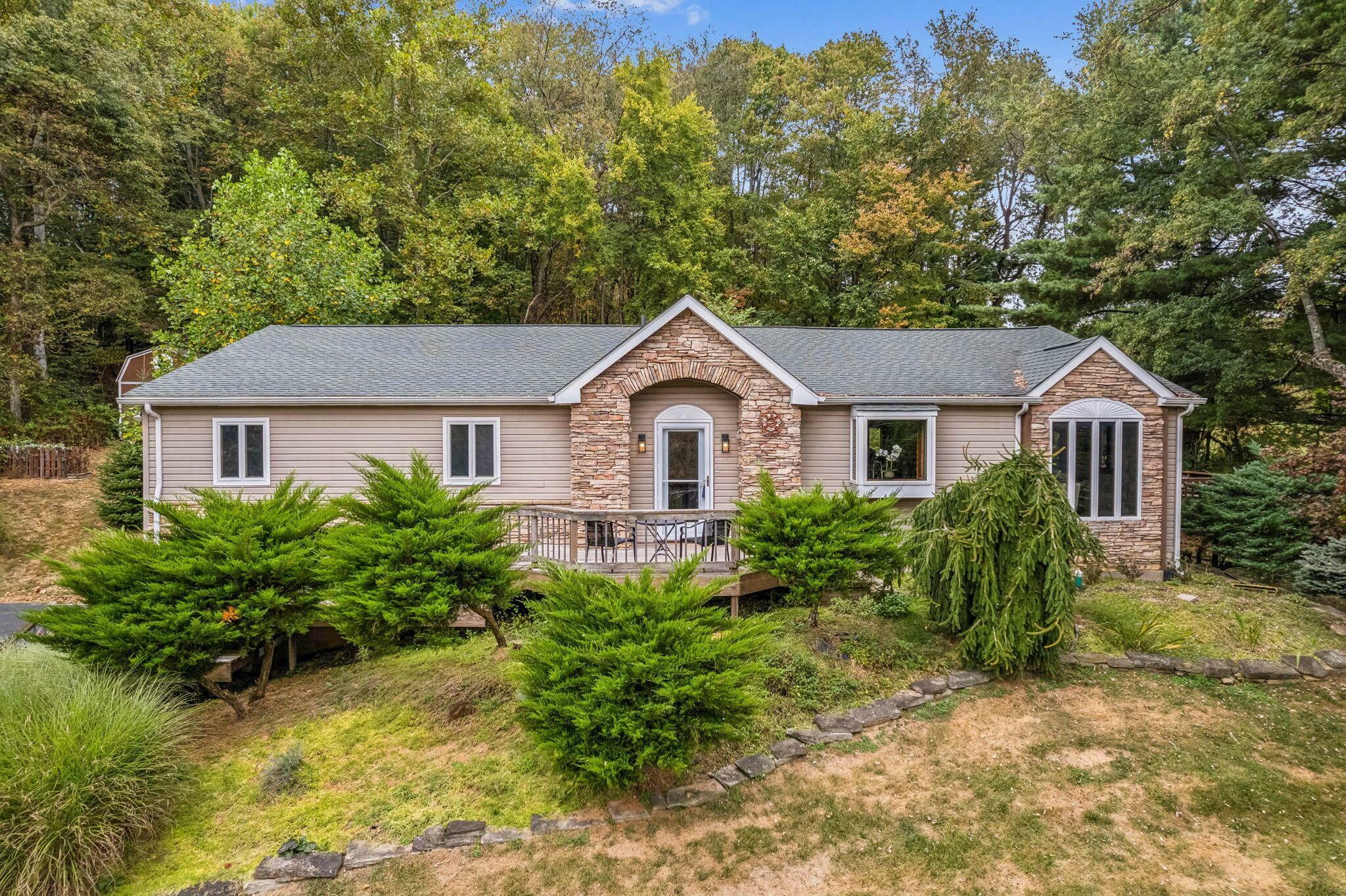 Property Photo:  2047 Cambria Mill Road  OH 43023 