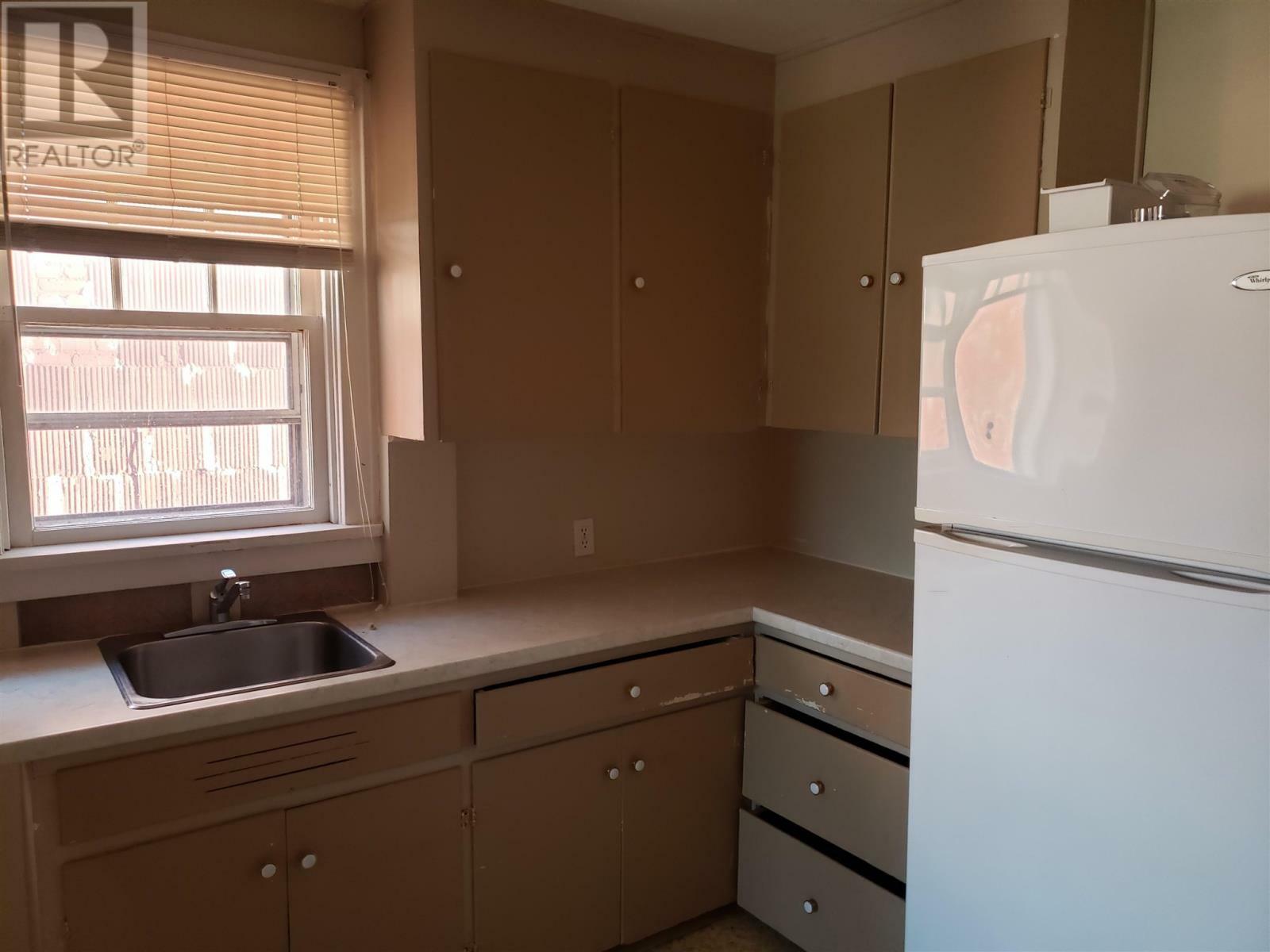 Property Photo:  185 John St  ON P6A 1P3 