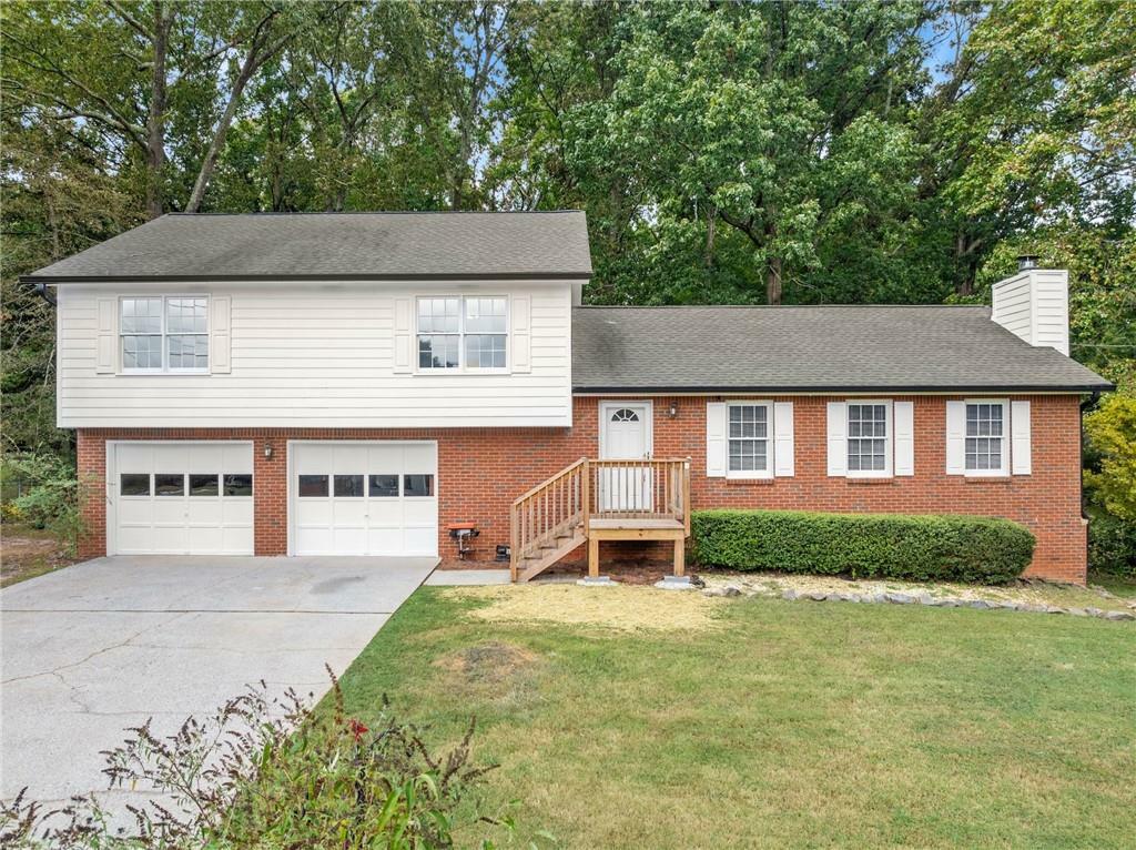 Property Photo:  371 Sophomore Lane  GA 30044 