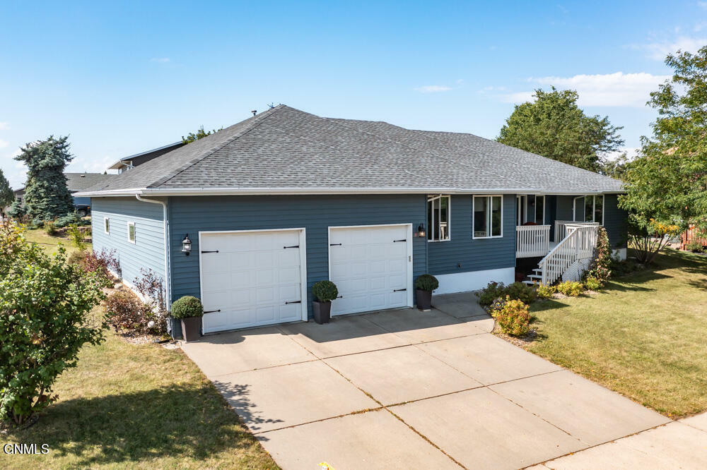 Property Photo:  1003 Lohstreter Road  ND 58554 