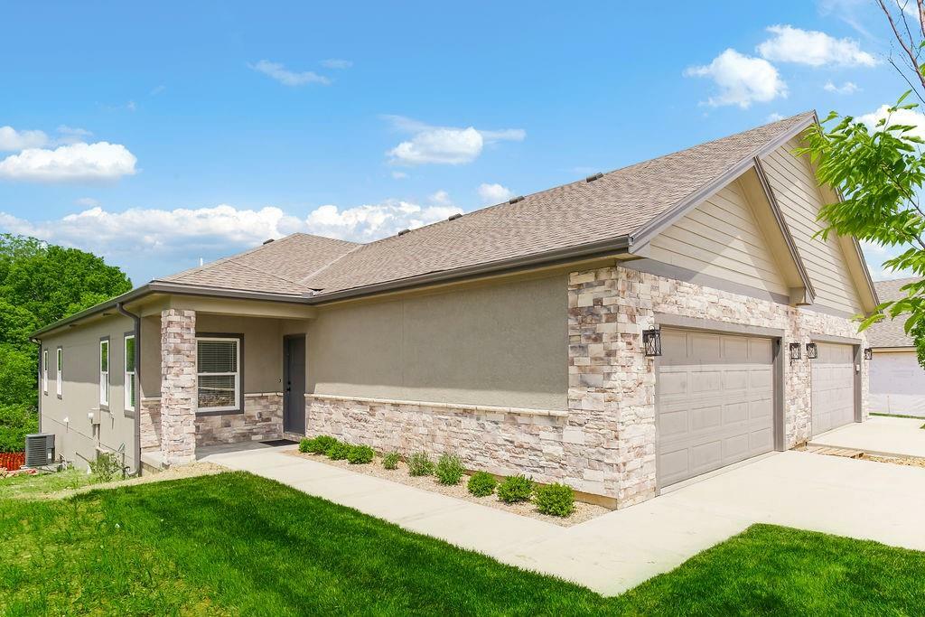 Property Photo:  6143 Park Street  KS 66216 