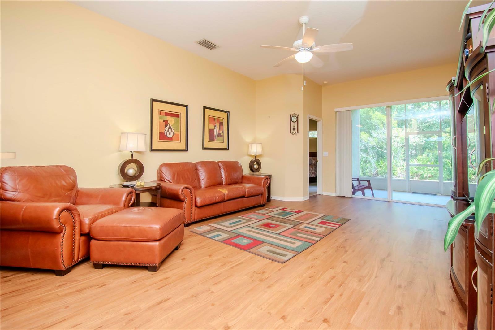 Property Photo:  1924 Grenville Court  FL 33543 