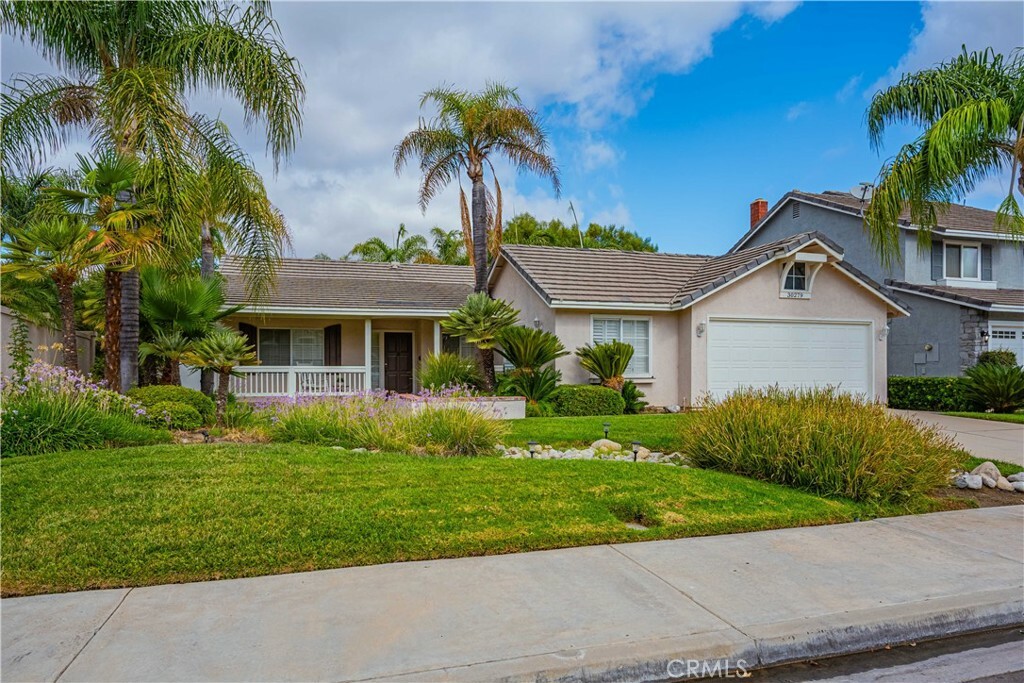 Property Photo:  30279 Calle Pompeii  CA 92584 