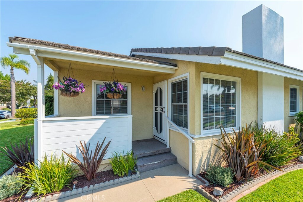 Property Photo:  1702 Park Street  CA 92648 