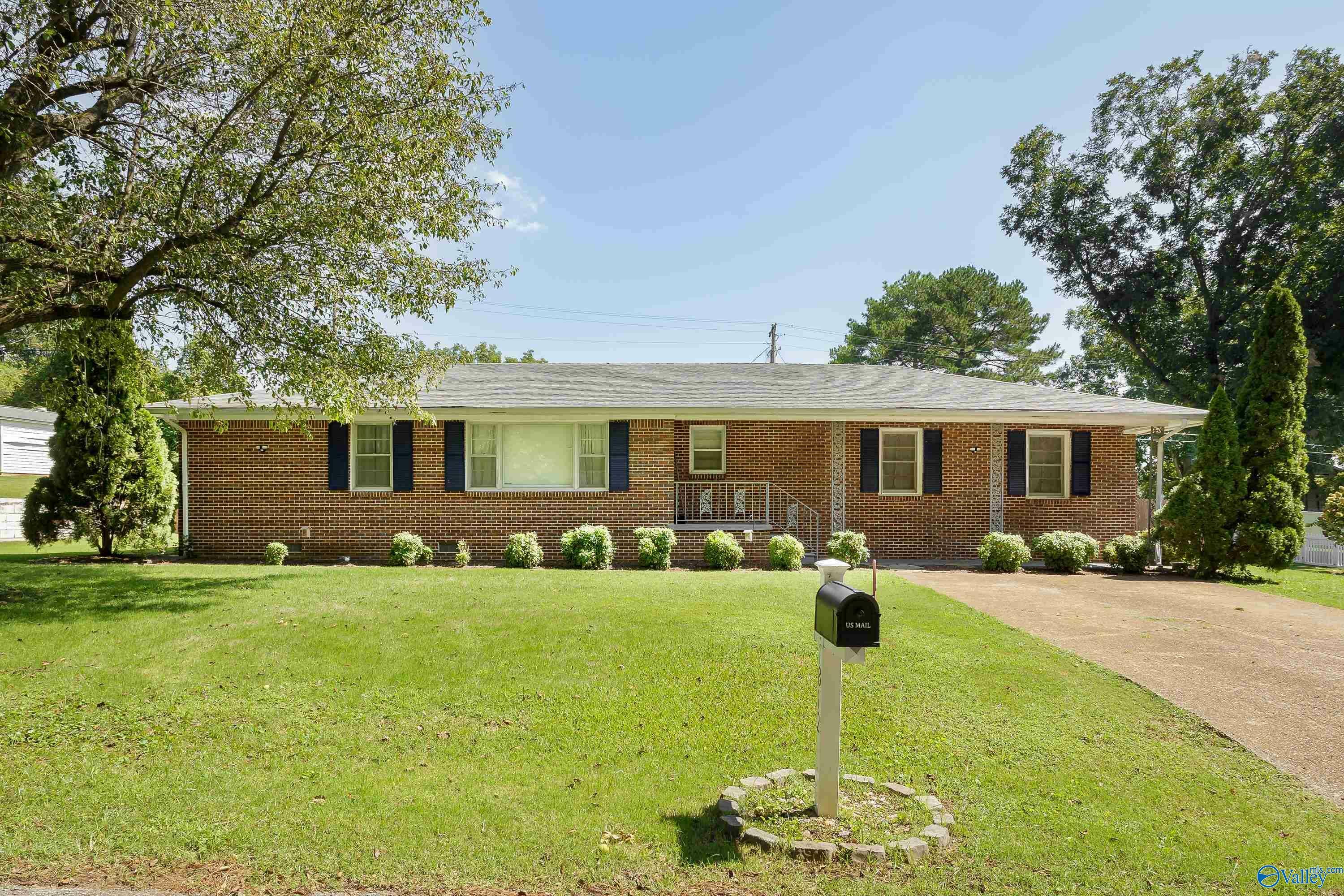 1812 Crestline Avenue  Sheffield AL 35660 photo