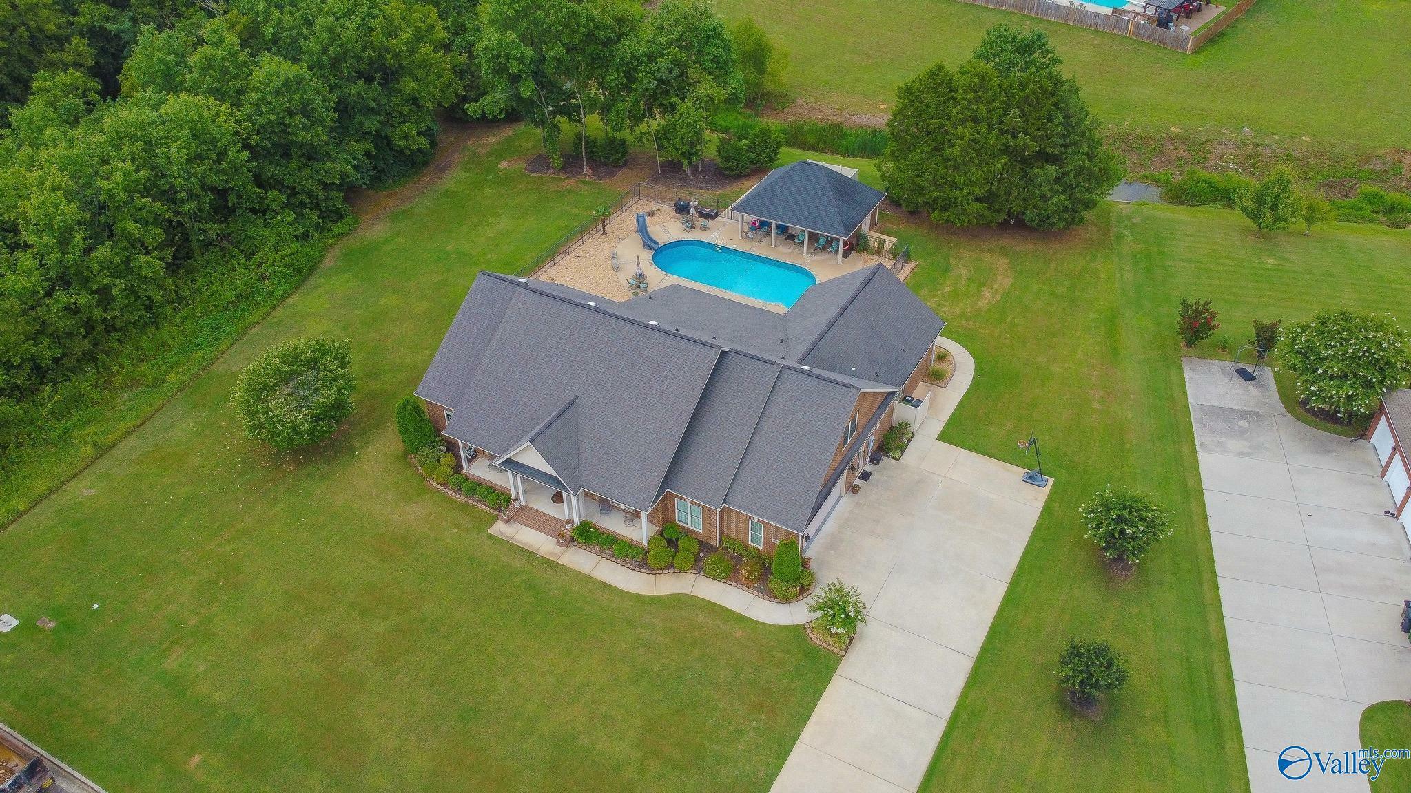 Property Photo:  3501 SW Napa Valley Way  AL 35603 