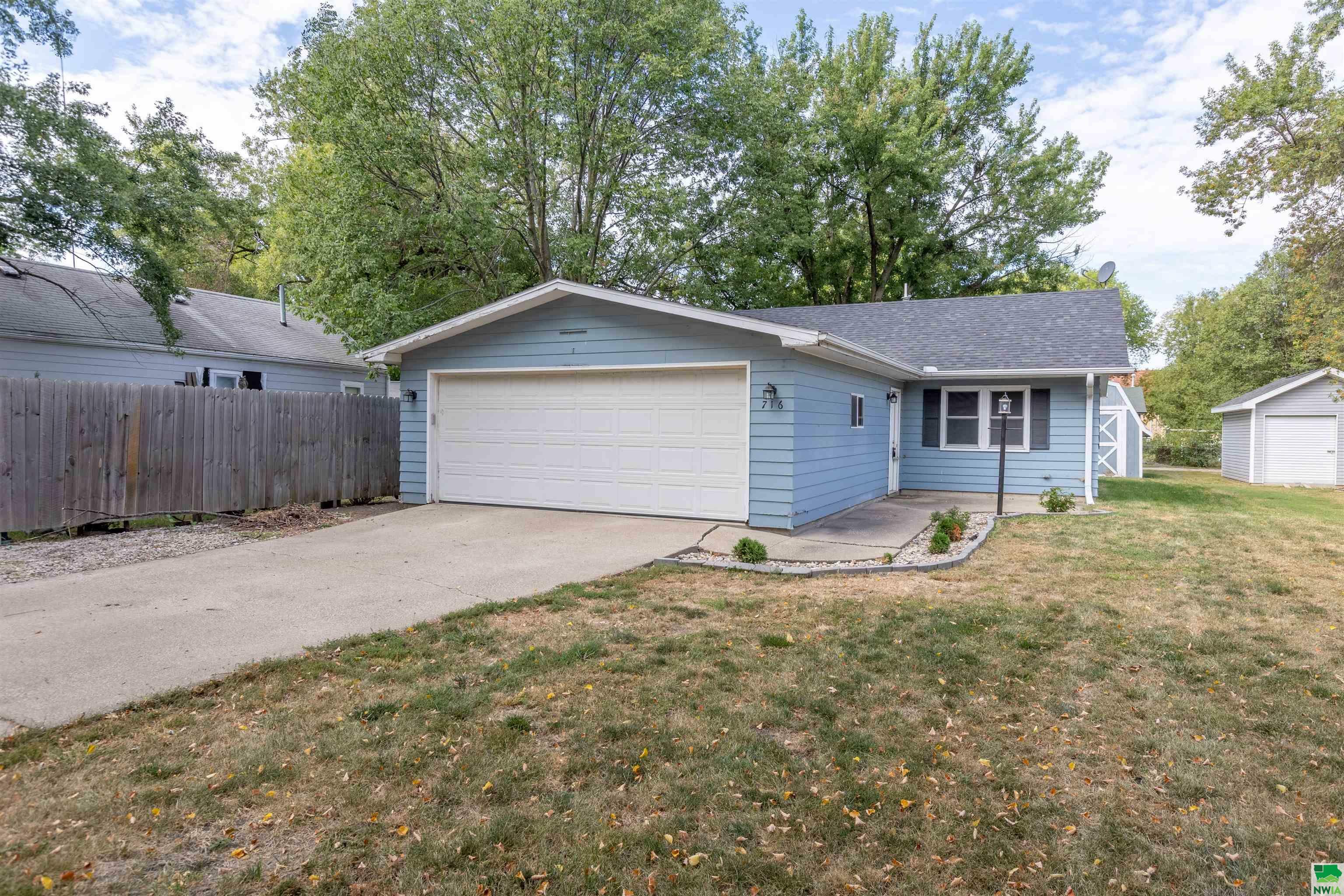 Property Photo: 716 14th St IA 51040