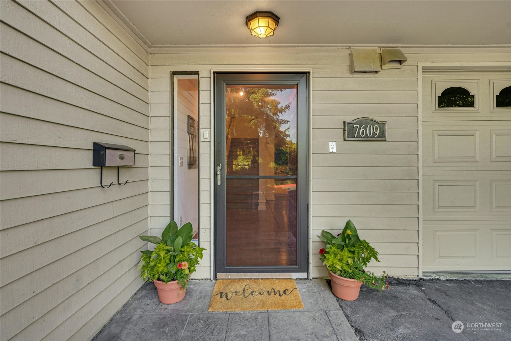 Property Photo:  7609 SE 29th Street  WA 98040 