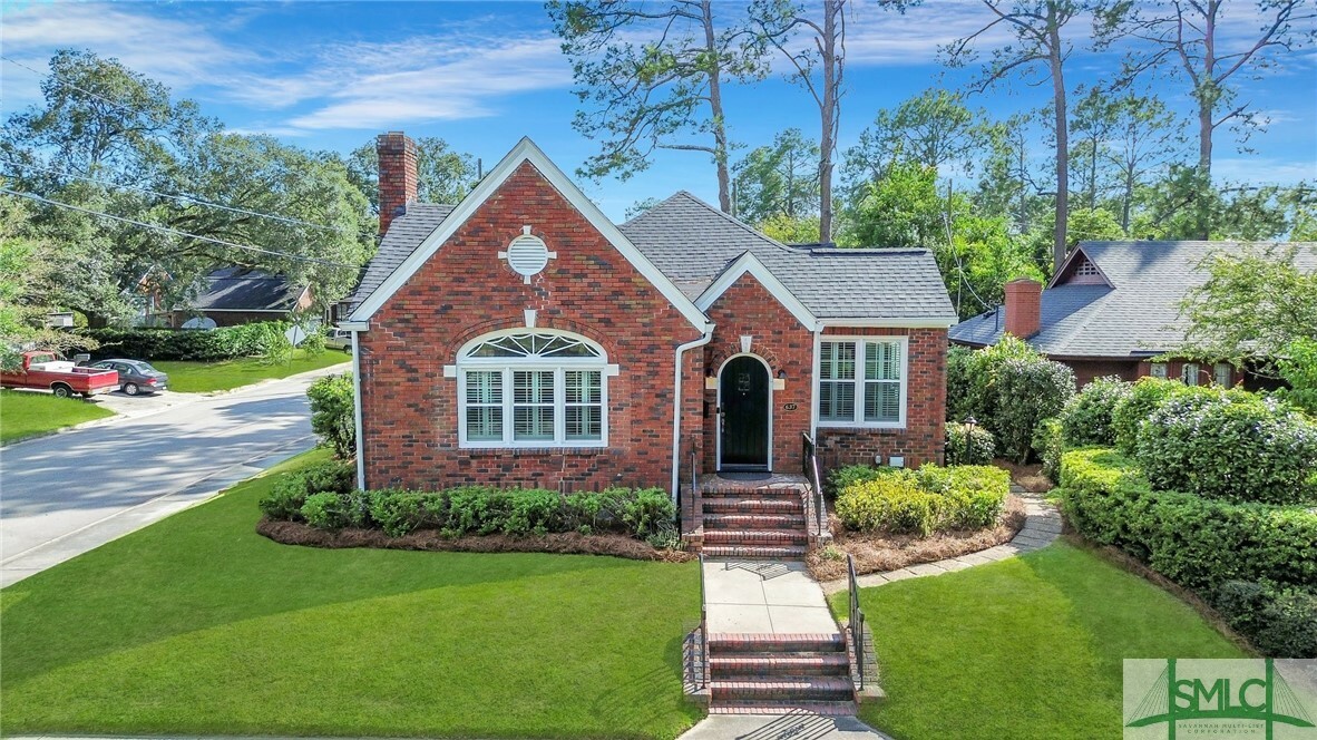 Property Photo: 637 E 55th Street GA 31405
