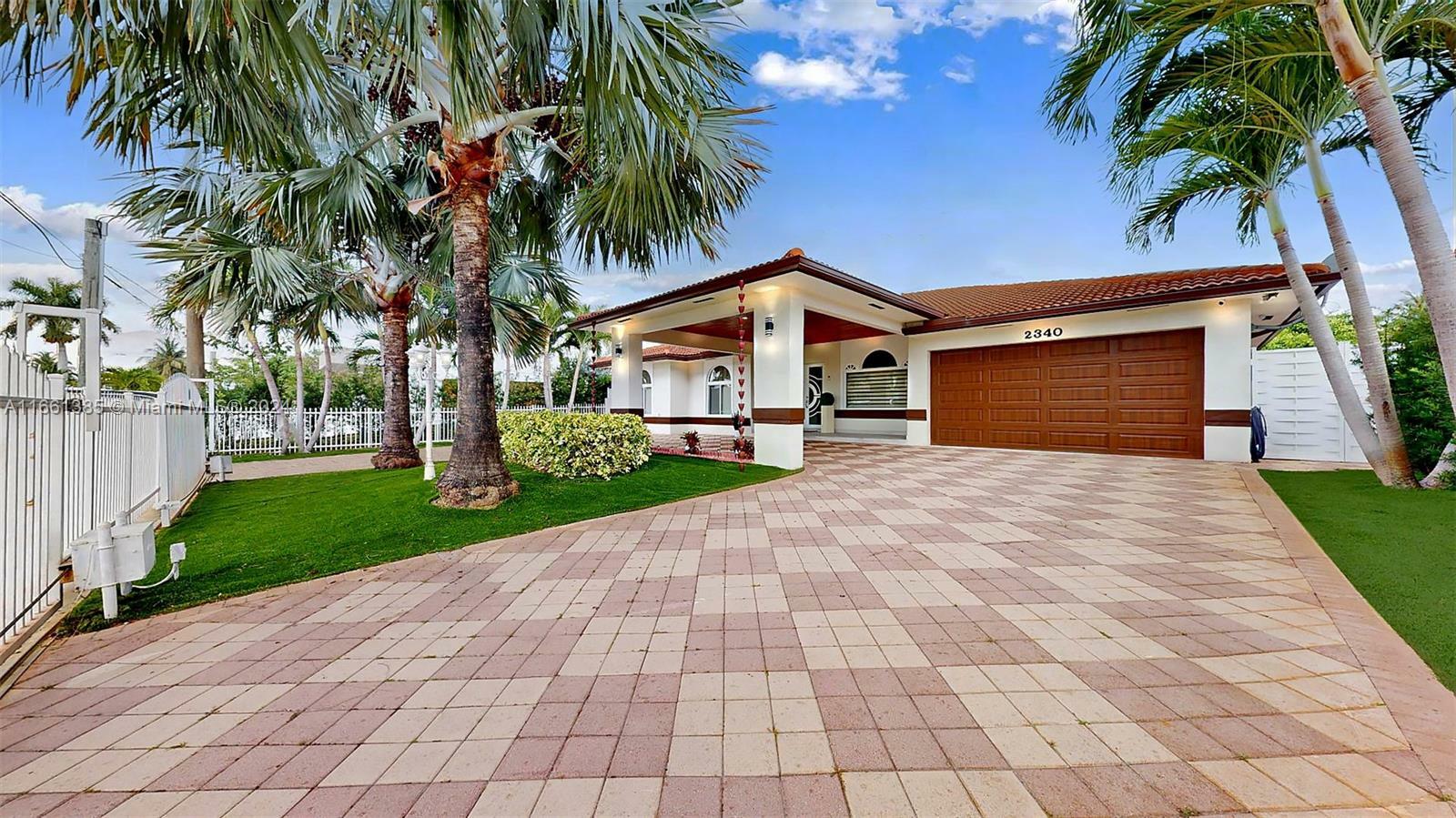 Property Photo:  2340 SW 139th Ave  FL 33175 