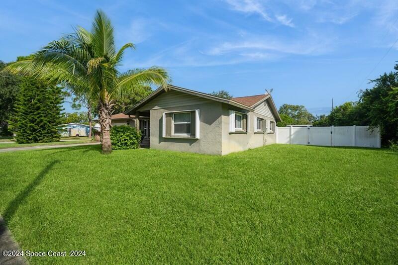 Property Photo:  3390 Willis Drive  FL 32796 