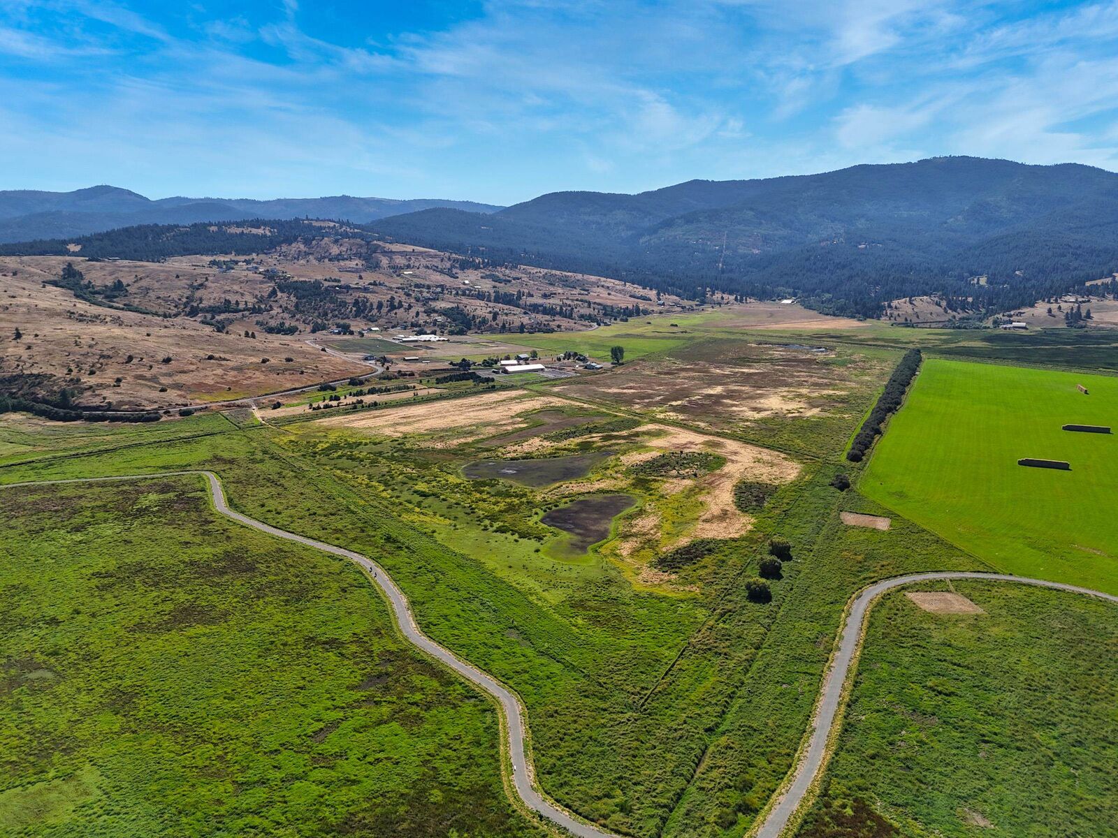 Property Photo:  3004 S Henry Rd  WA 99016 