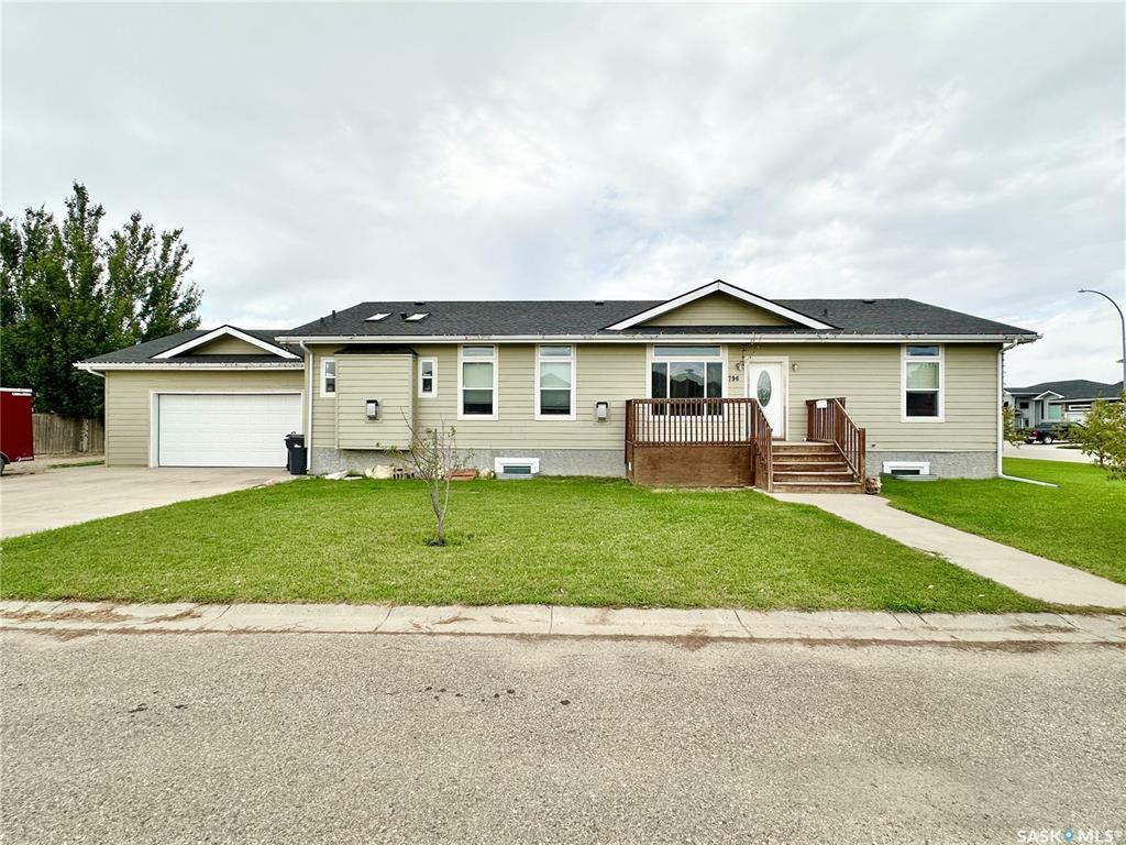 796 Johnston Drive  Weyburn SK S4H 3M5 photo