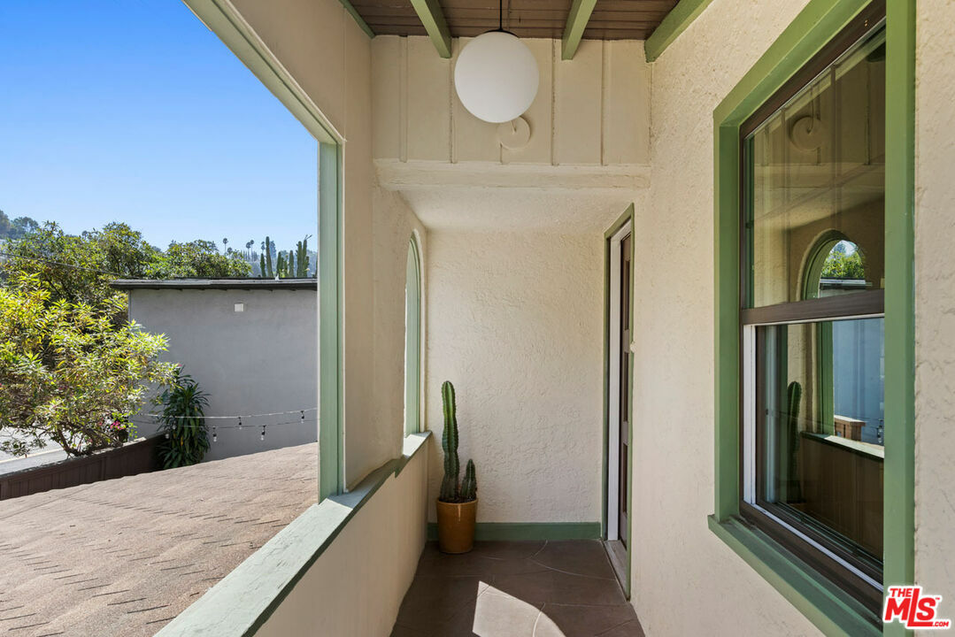 Property Photo:  2403   Hyperion Ave  CA 90027 