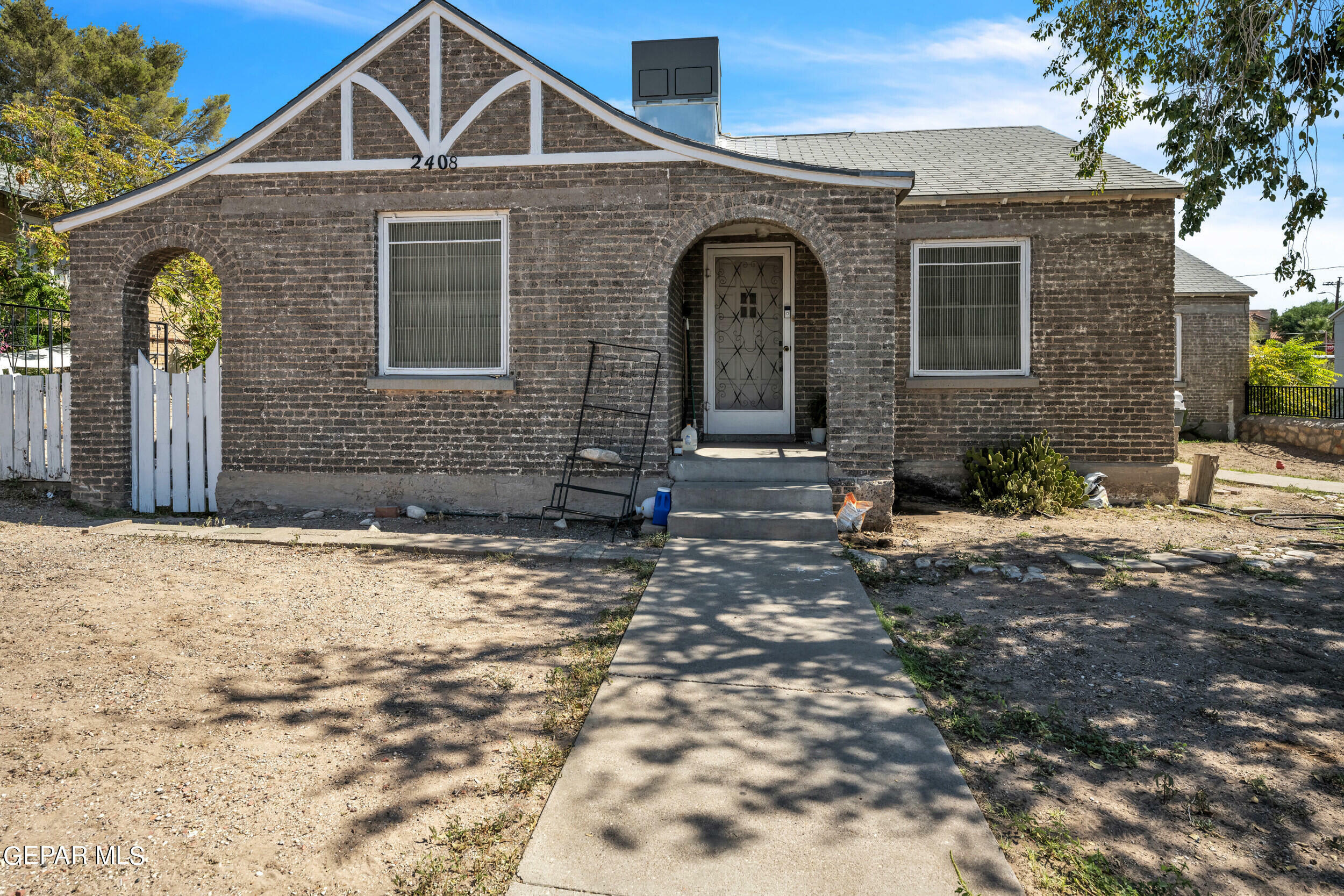 Property Photo:  2406 2408 N Kansas Street  TX 79902 