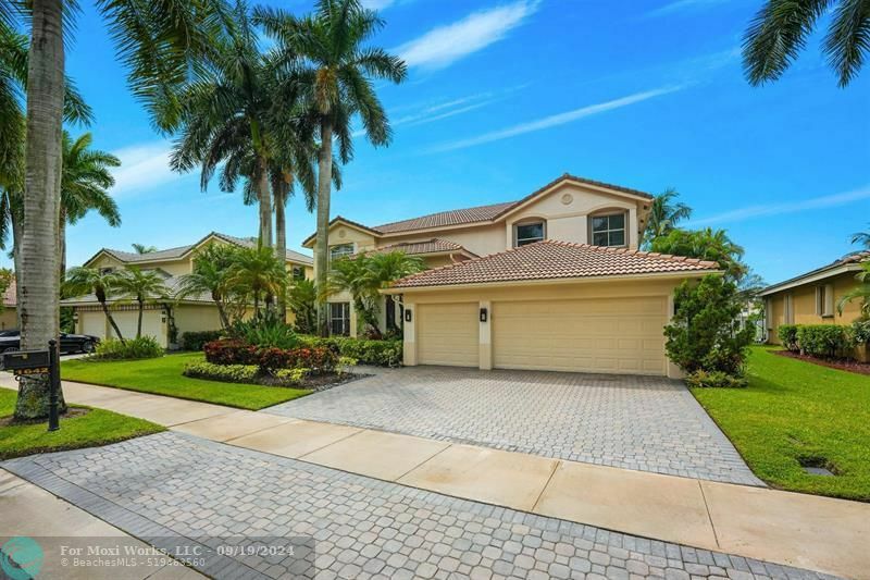 Property Photo:  1642 Victoria Pointe Cir  FL 33327 