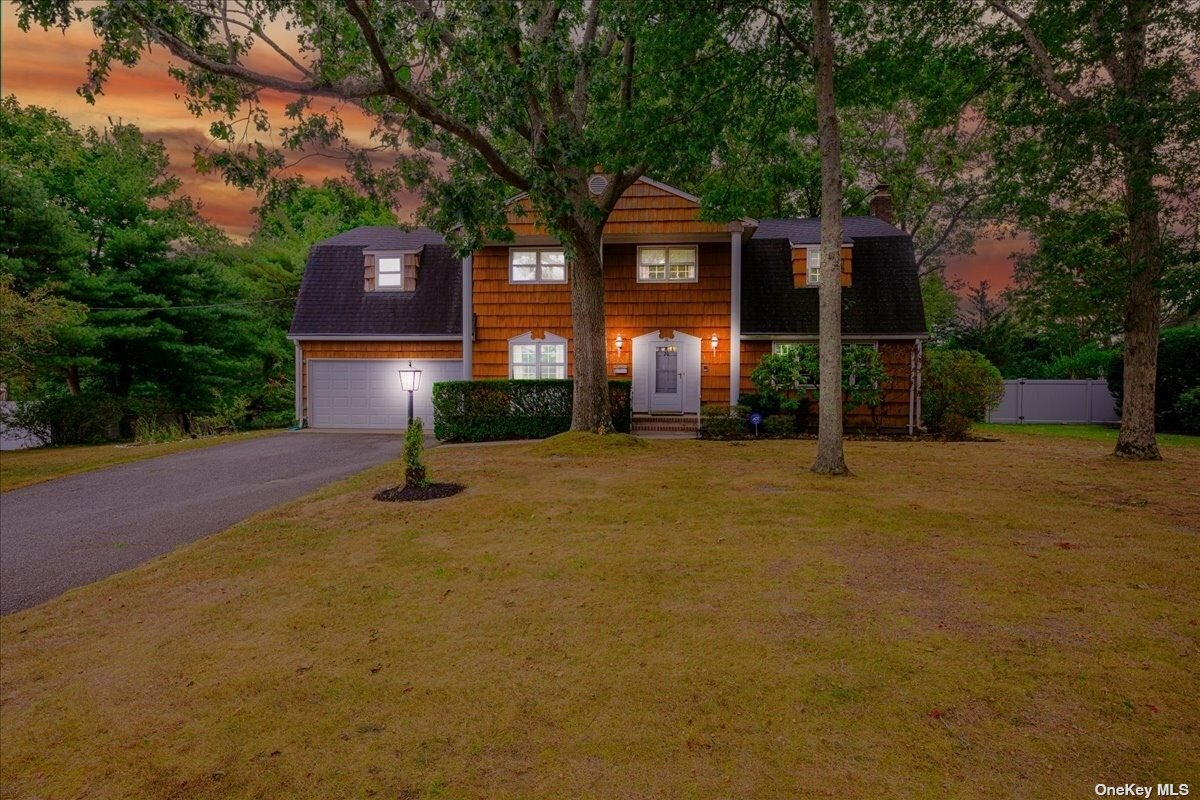 Property Photo:  20 Swan View Drive  NY 11772 