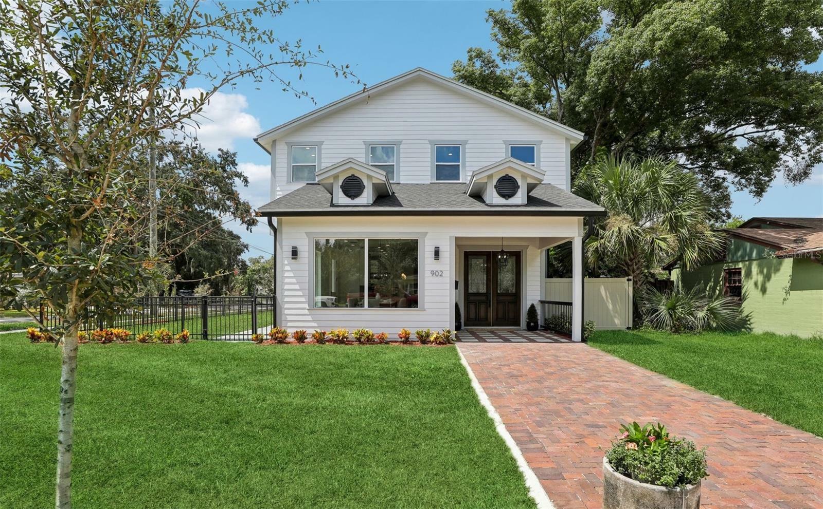 Property Photo: 902 Altaloma Avenue FL 32803