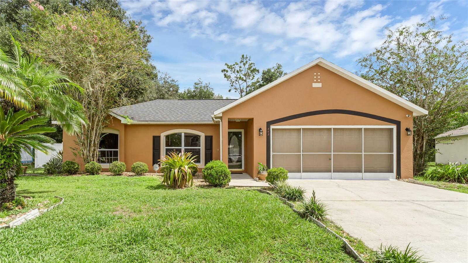 Property Photo: 545 Cloudcroft Drive FL 32738